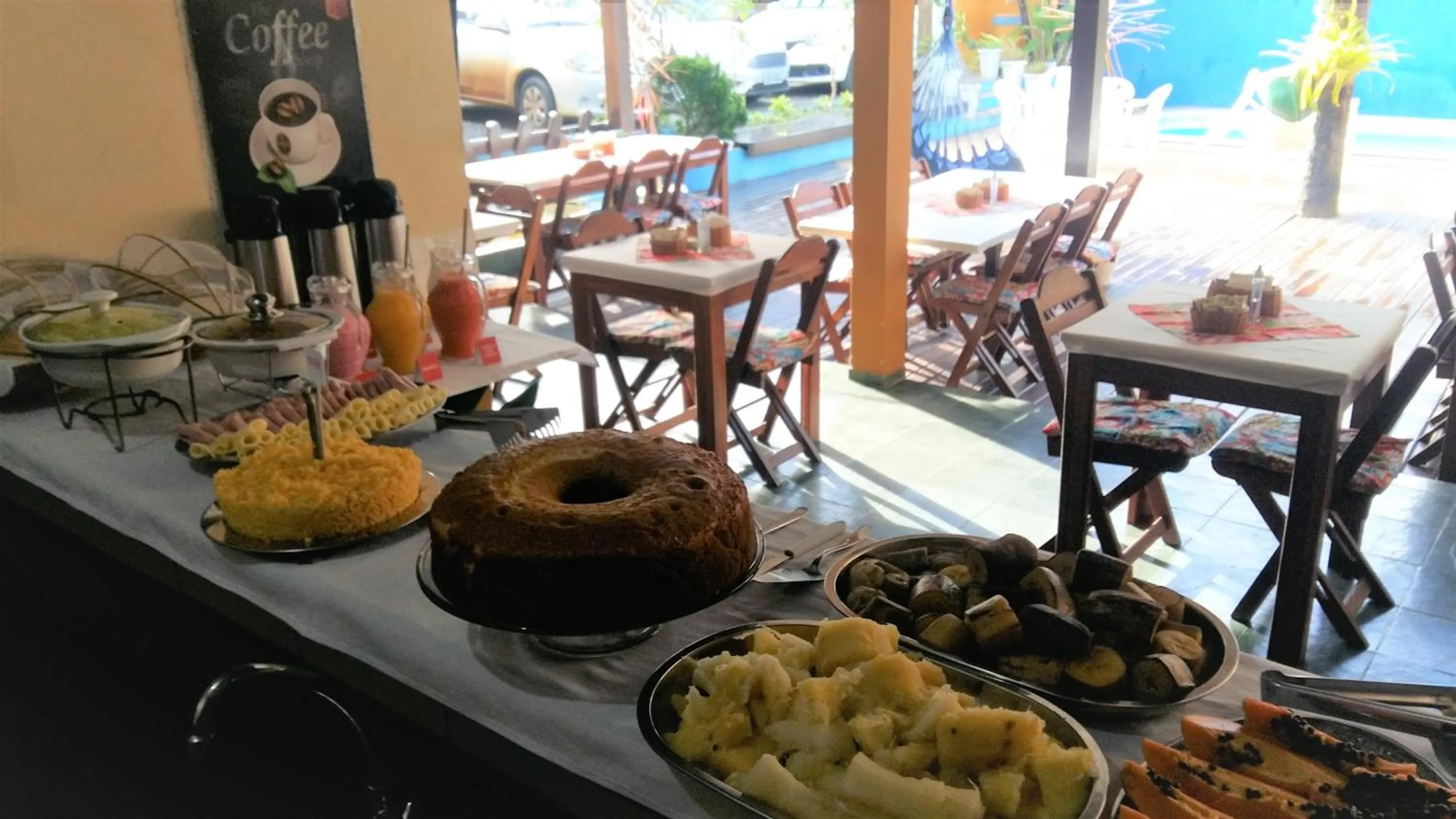 Buffet breakfast in Pousada A Flor da Terra