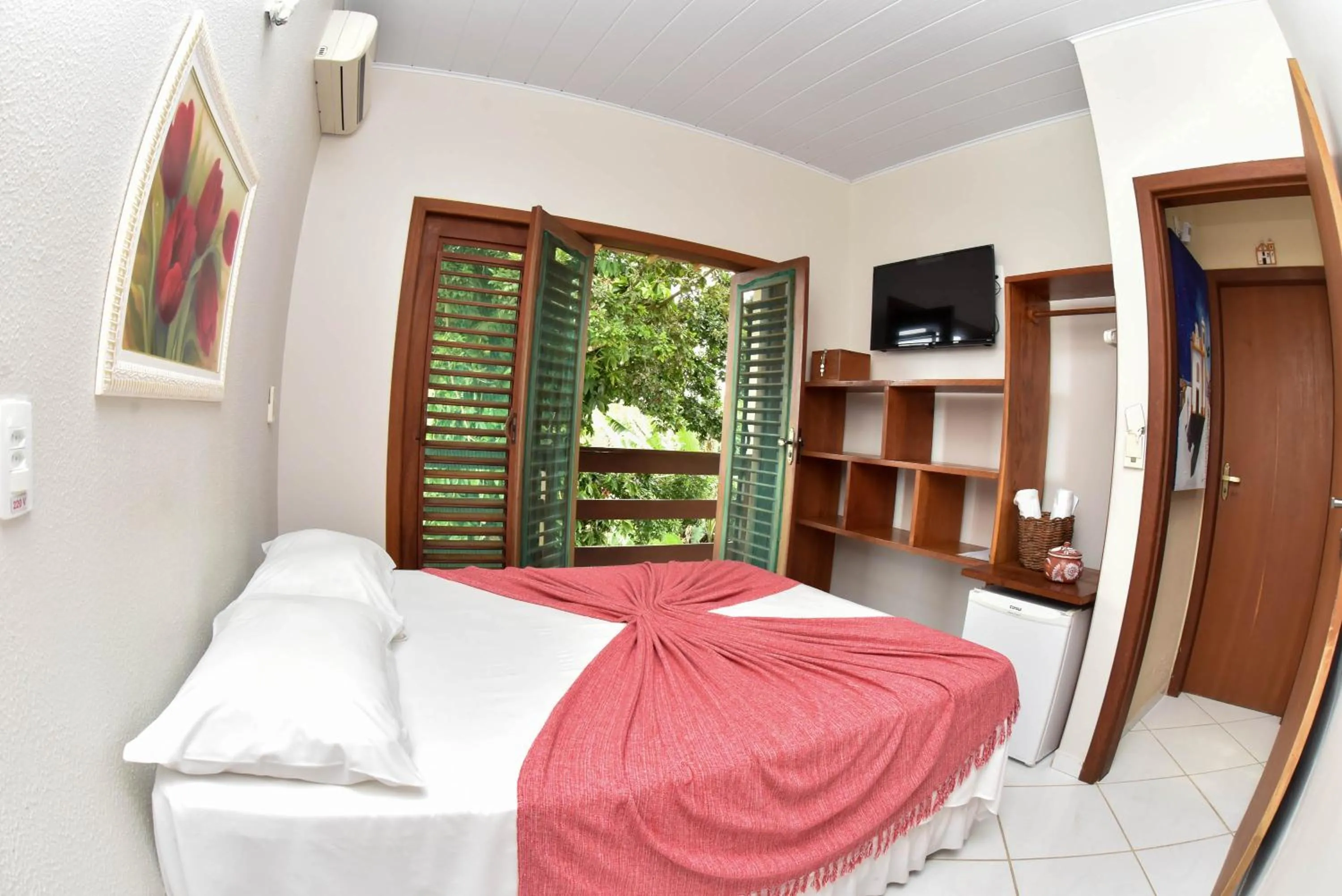 Photo of the whole room, Bed in Pousada A Flor da Terra