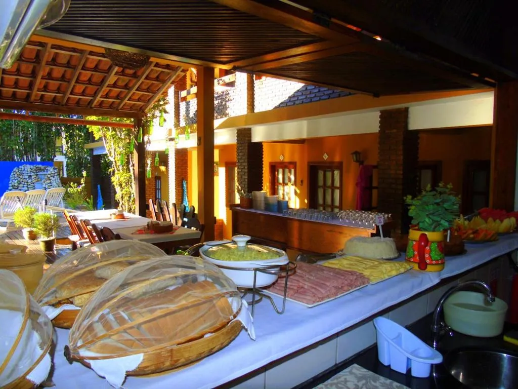 Restaurant/places to eat in Pousada A Flor da Terra