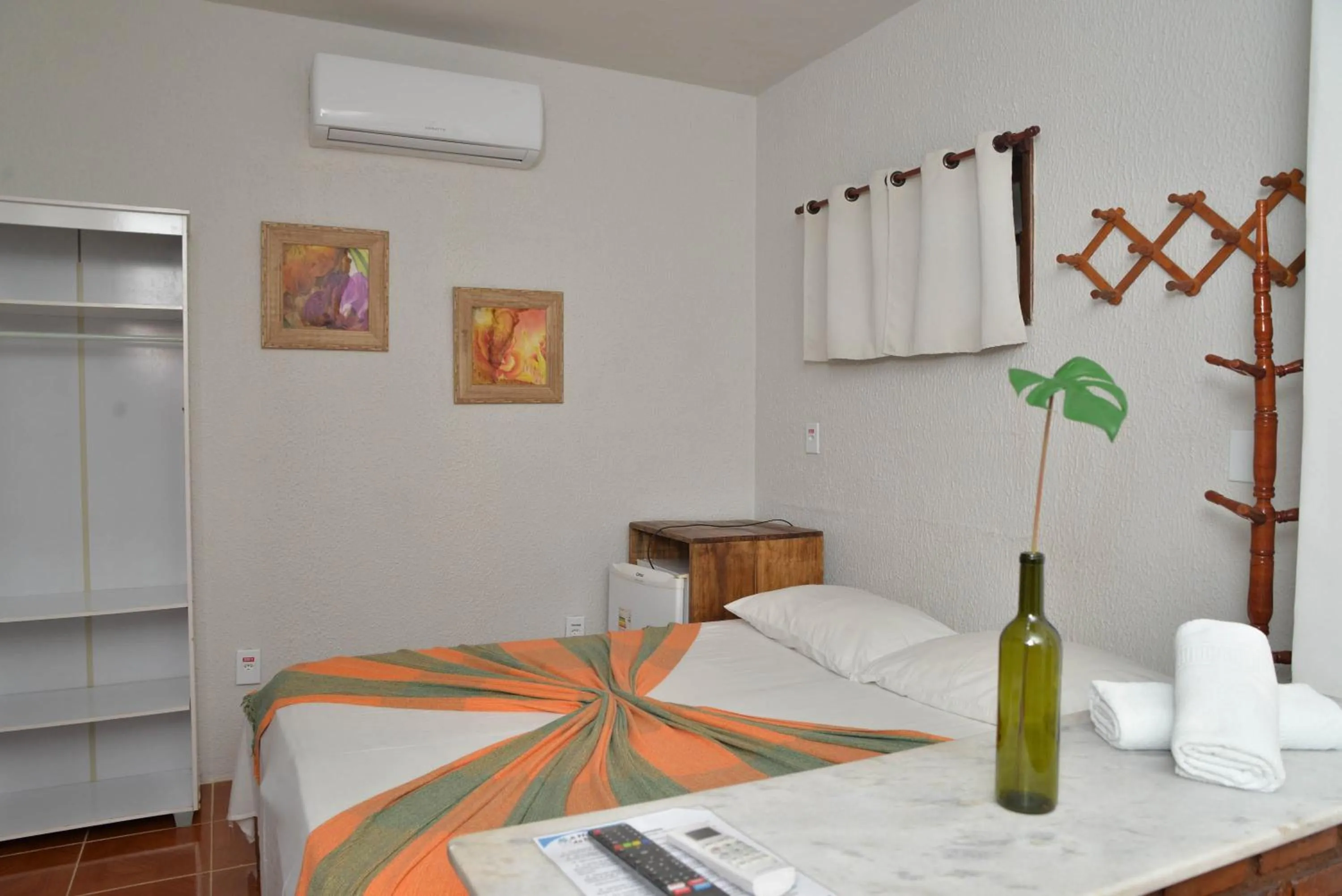 Bedroom, Bed in Pousada A Flor da Terra