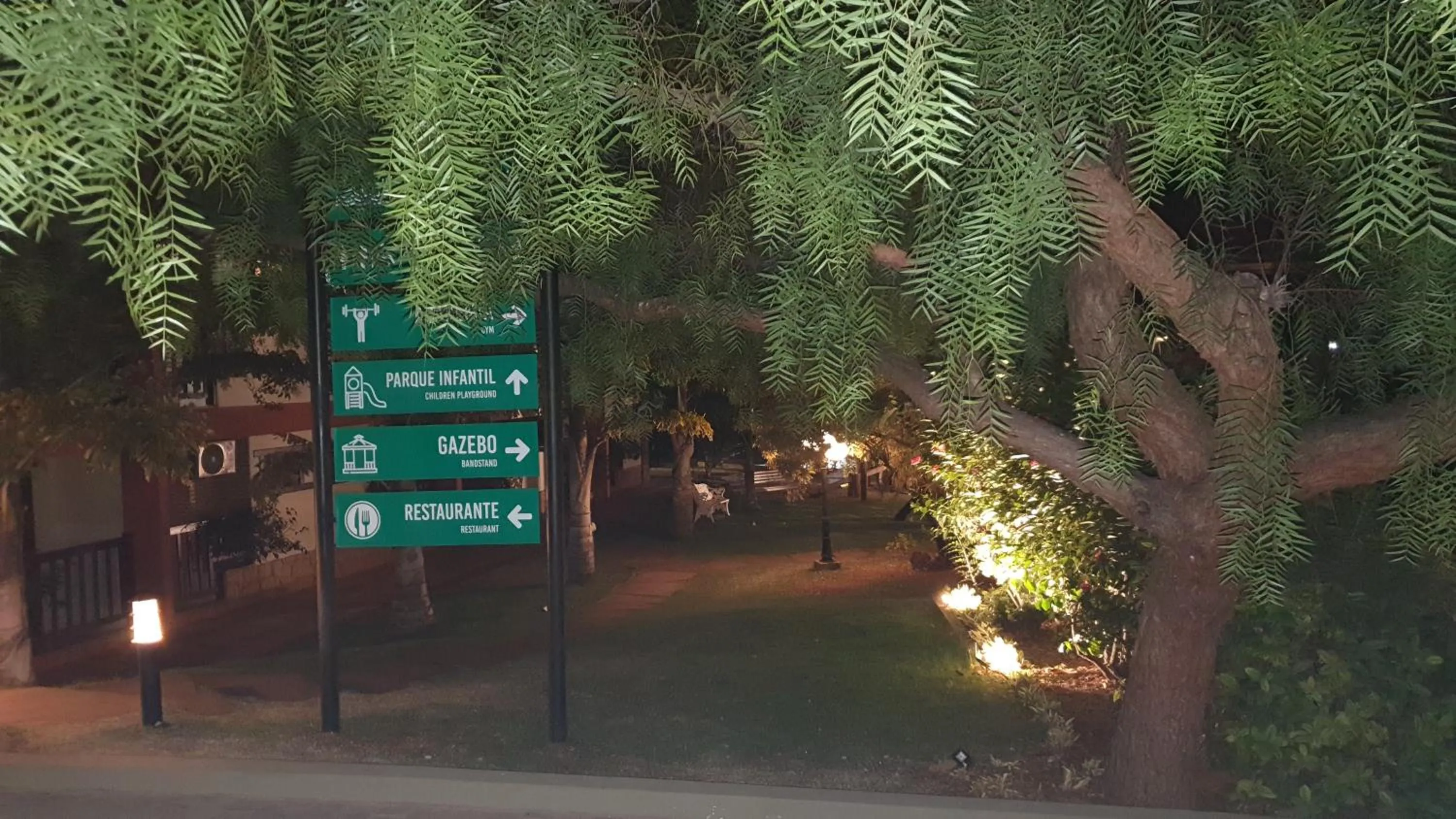 Night in Hotel das Palmeiras