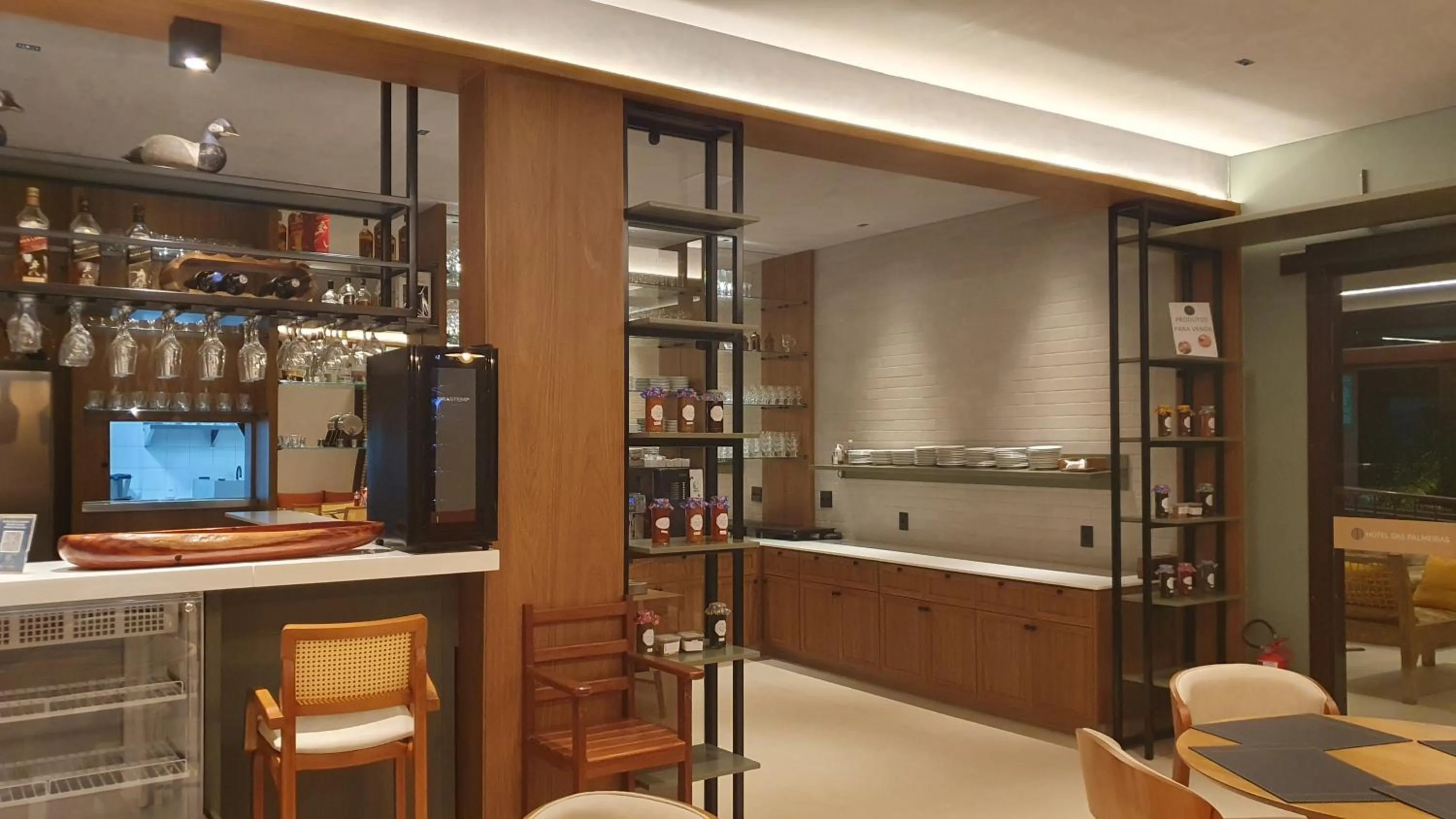 Restaurant/places to eat in Hotel das Palmeiras