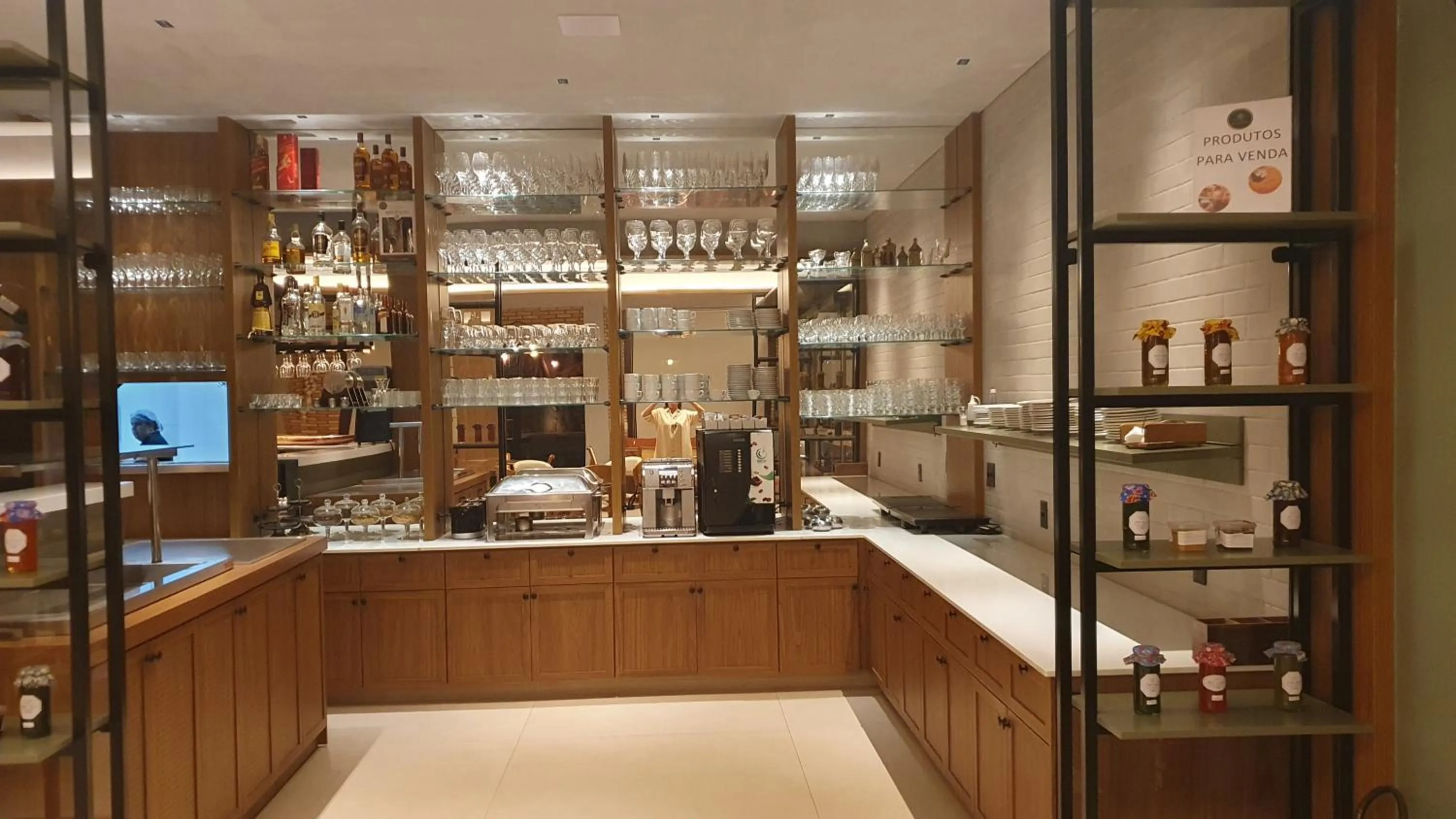 Restaurant/places to eat in Hotel das Palmeiras