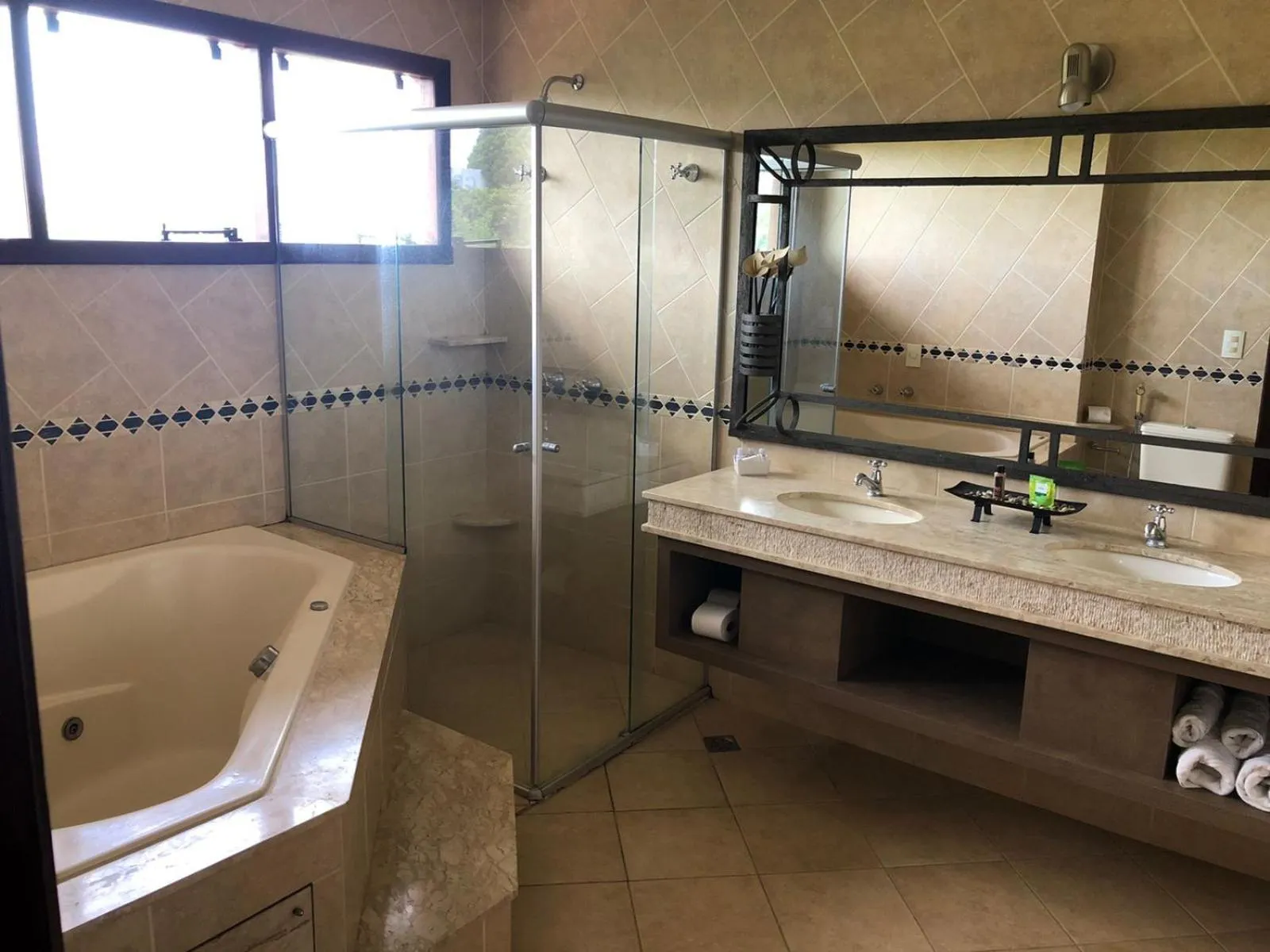 Bathroom in Hotel das Palmeiras