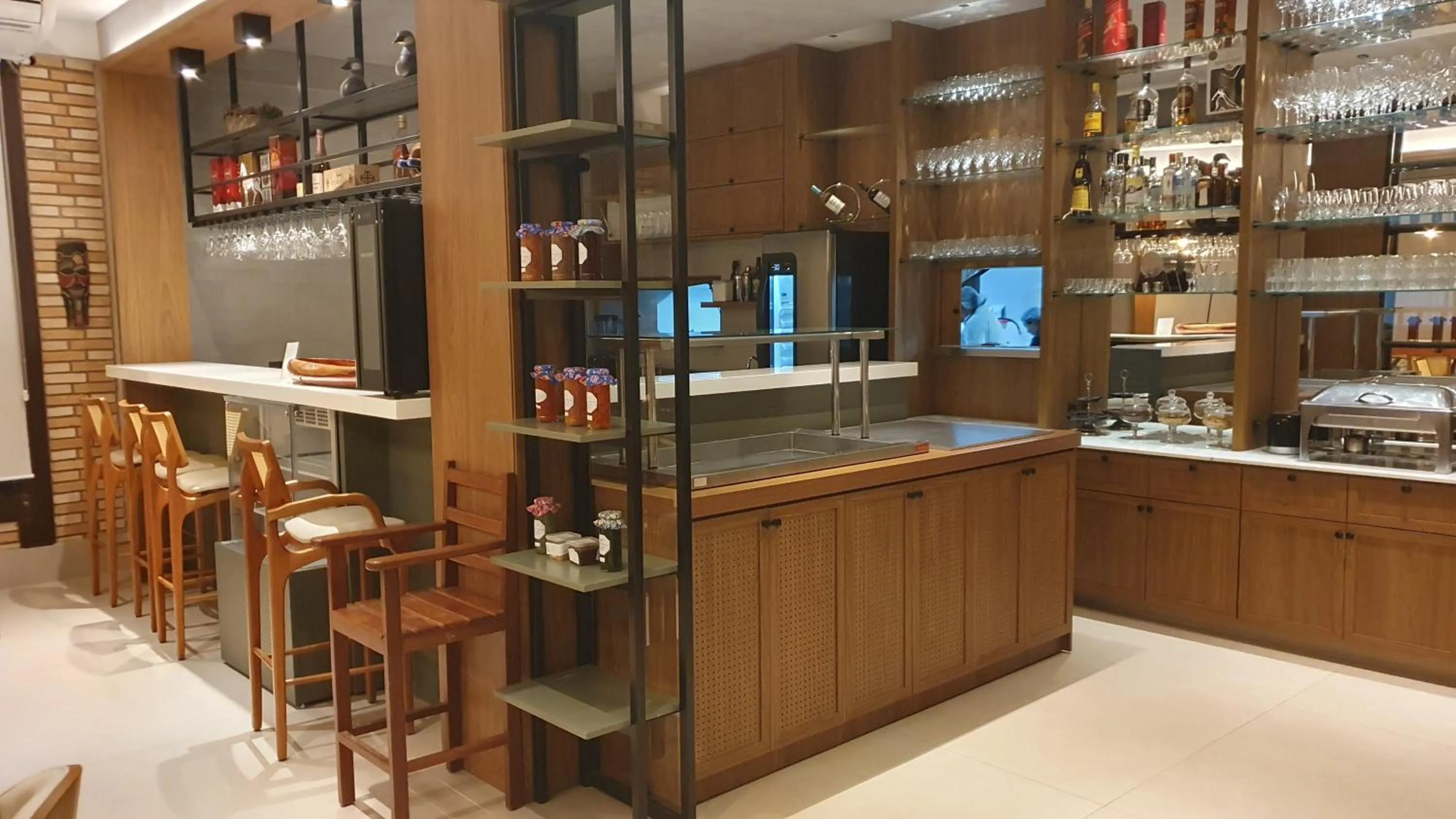 Restaurant/places to eat in Hotel das Palmeiras