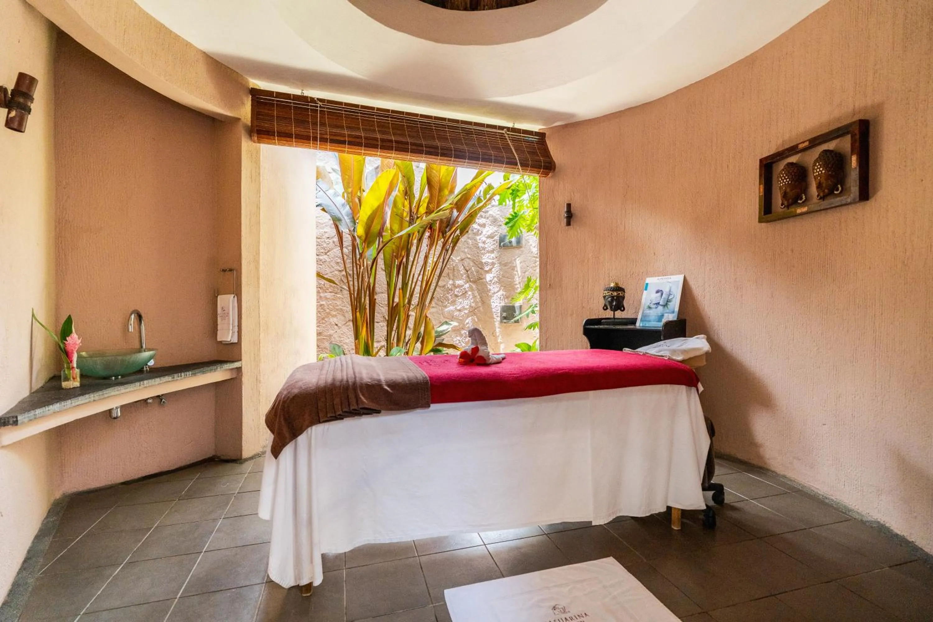 Spa and wellness centre/facilities, Bed in Casuarina Resort and Spa