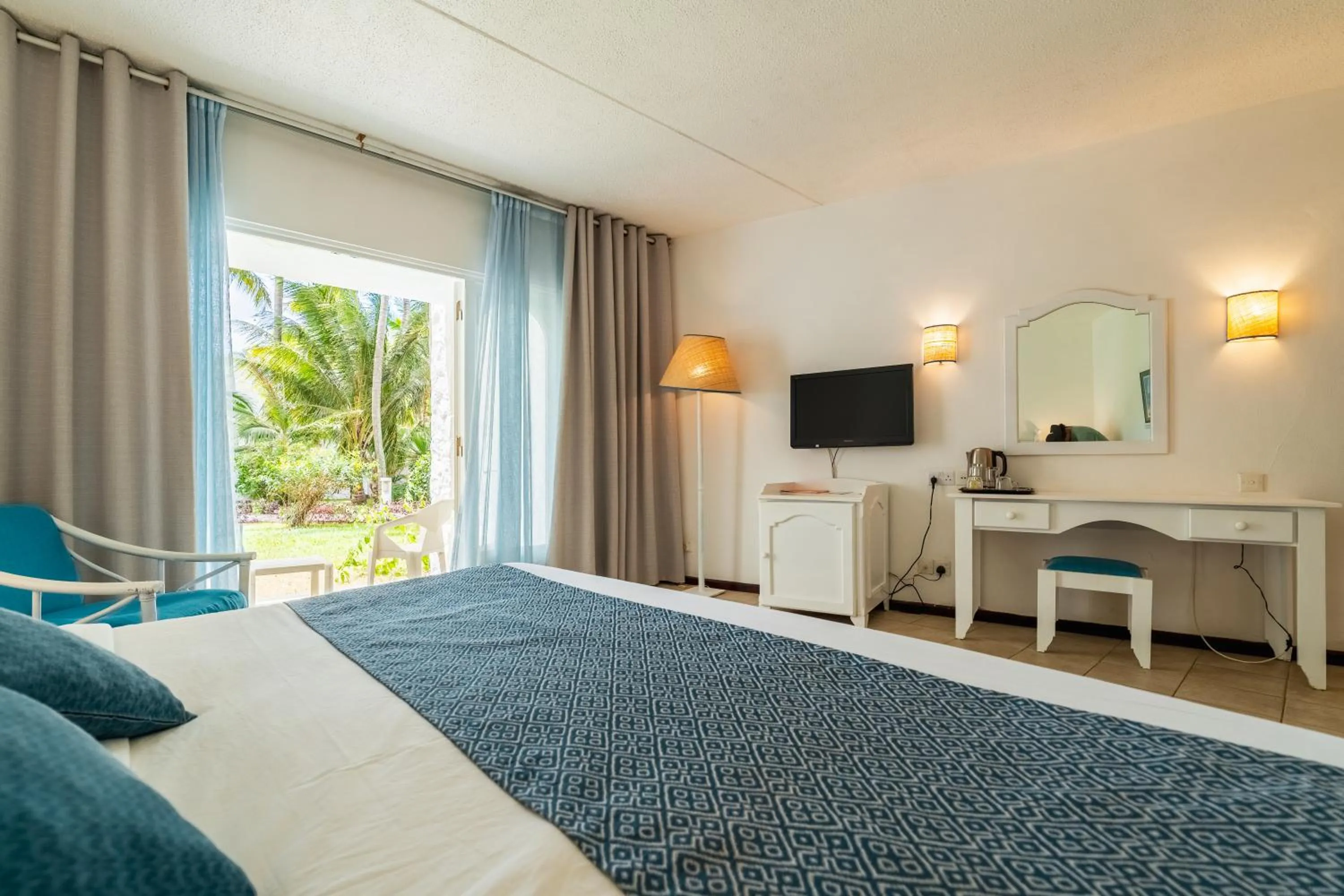 Bathroom, Bed in Casuarina Resort and Spa