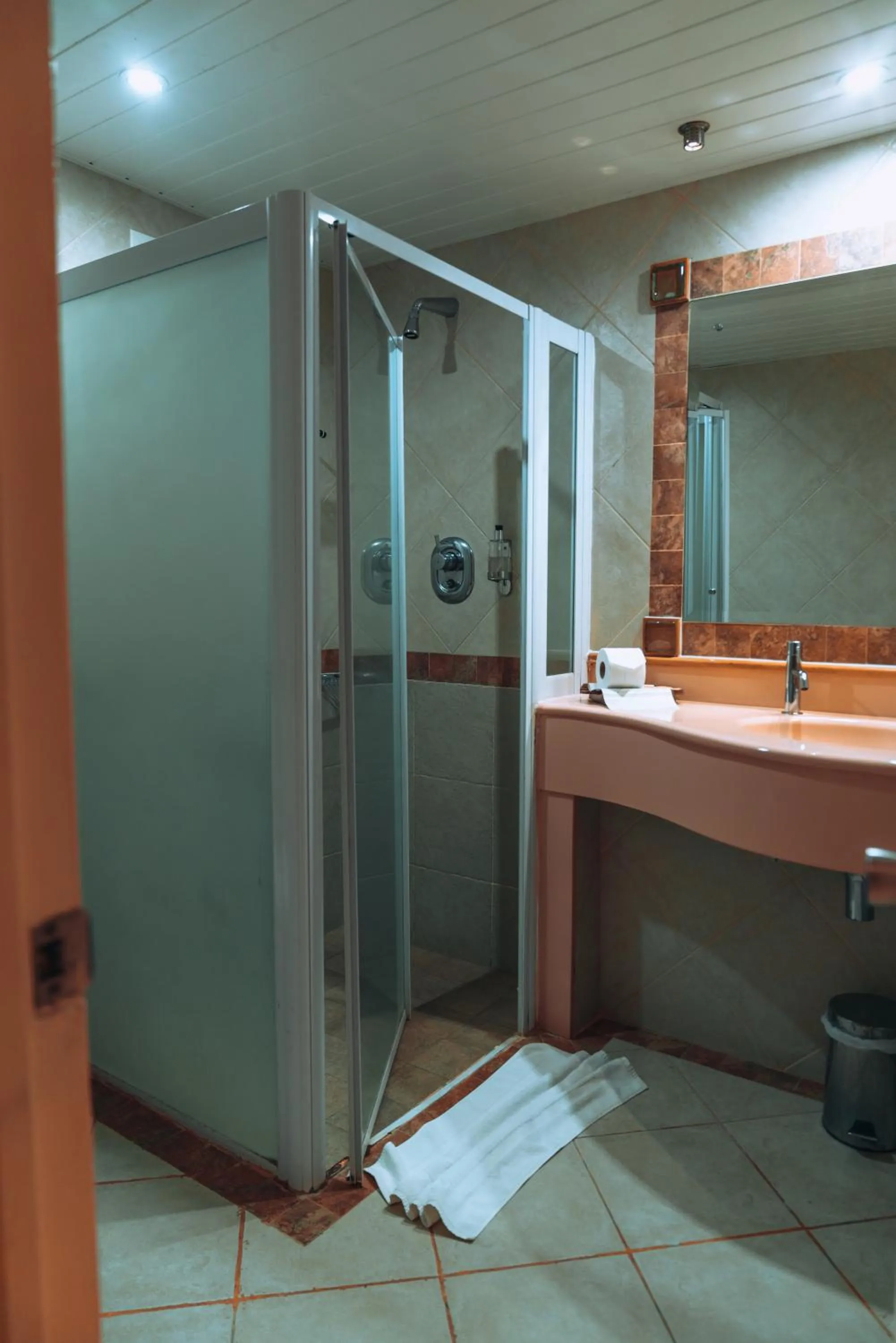 Shower in Casuarina Resort and Spa