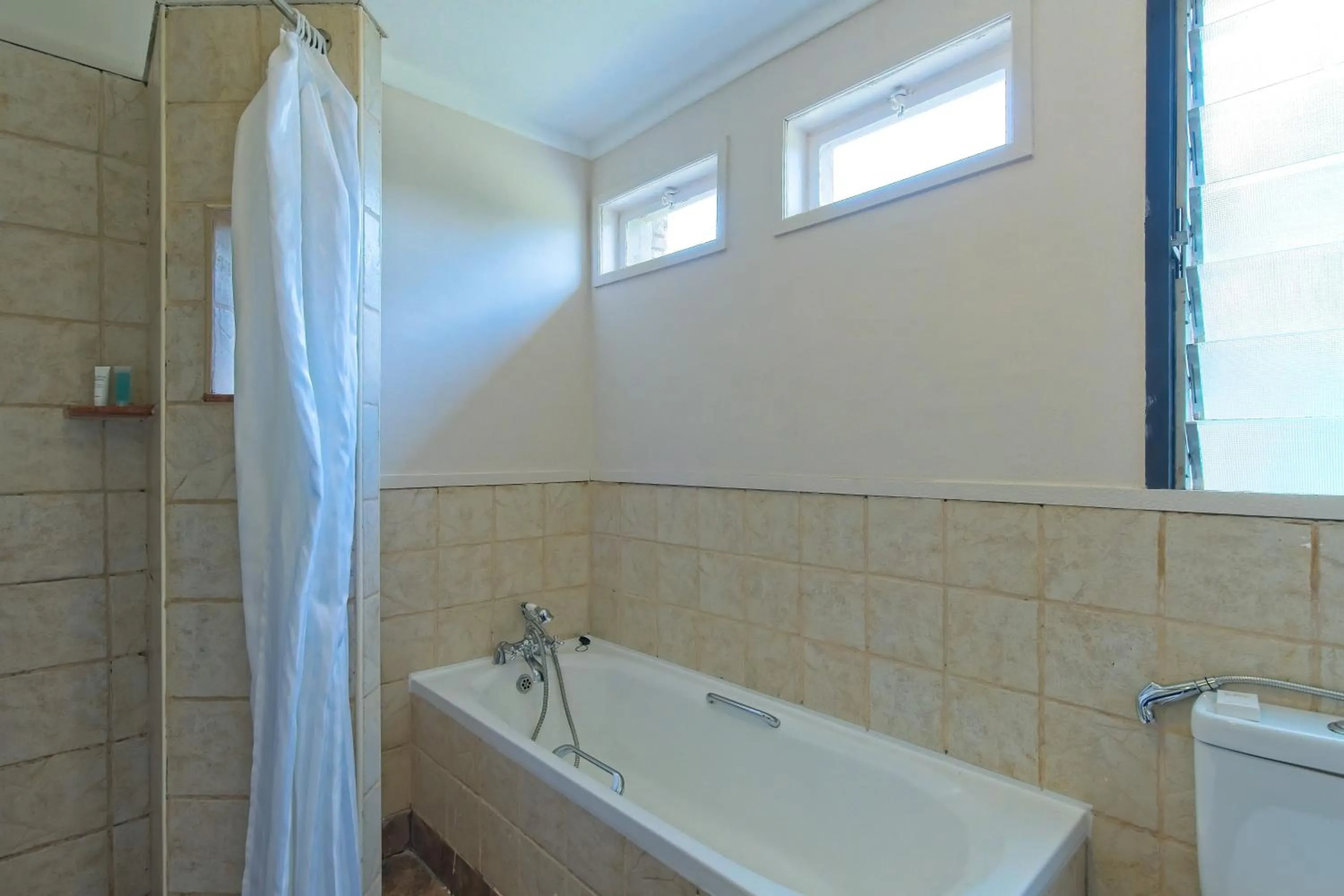 Shower in Muthu Keekorok Lodge, Maasai Mara, Narok