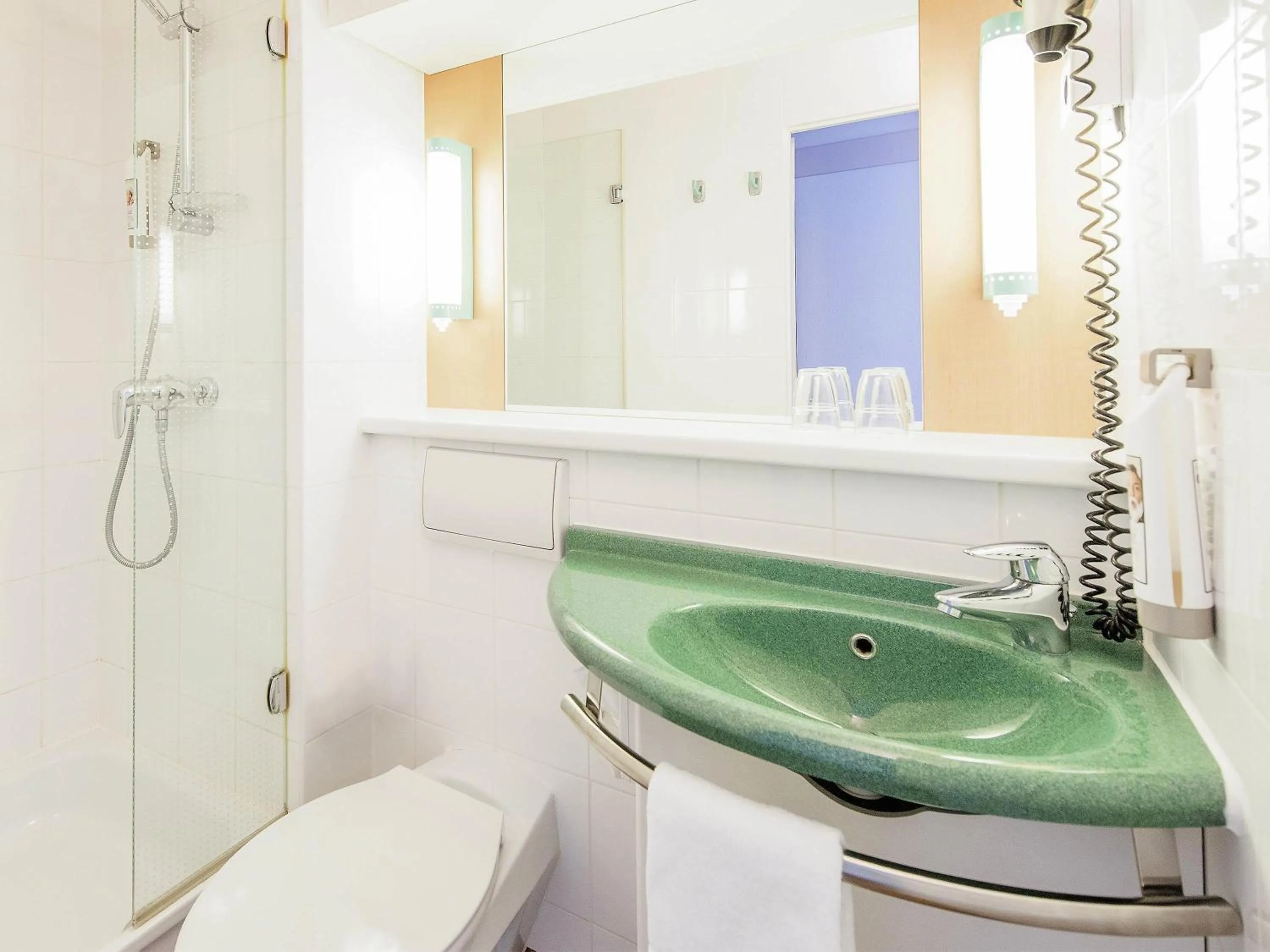 Bedroom in ibis Paderborn City