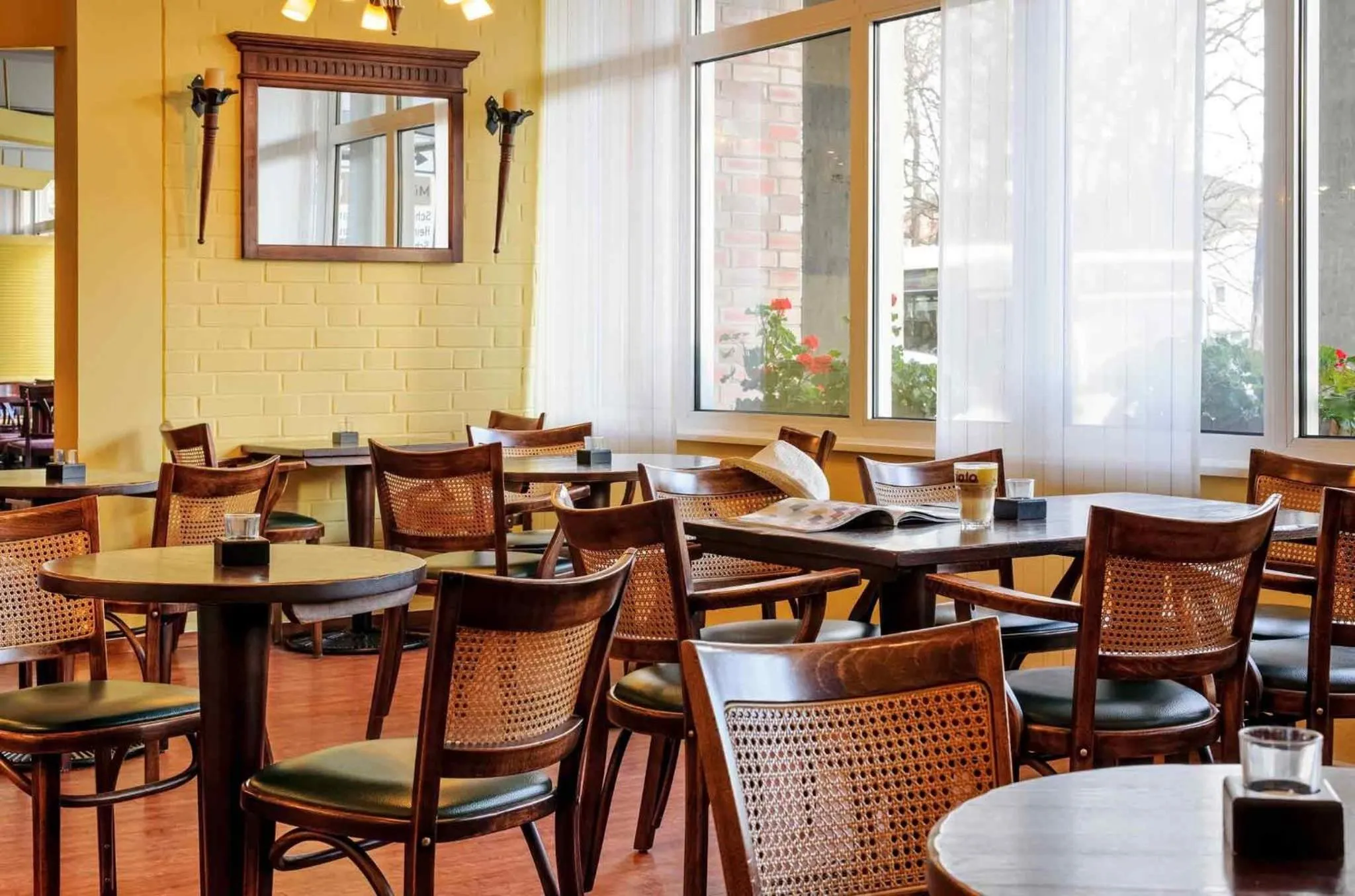 Lounge or bar in ibis Paderborn City