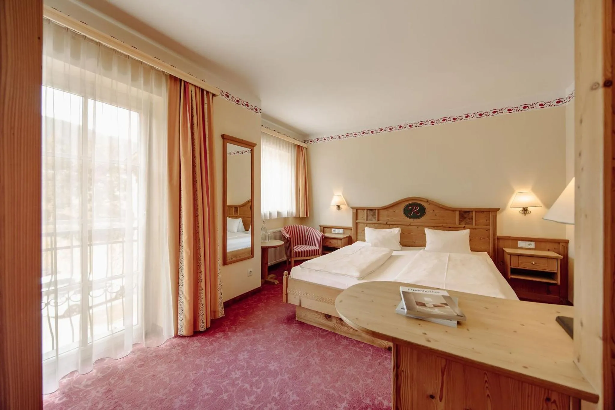 Photo of the whole room, Bed in Resl Resort