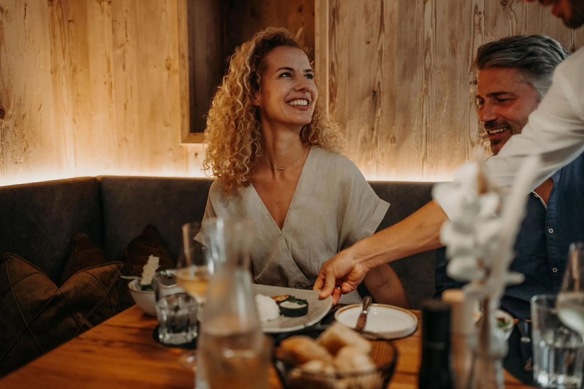 Restaurant/places to eat in Resl Resort