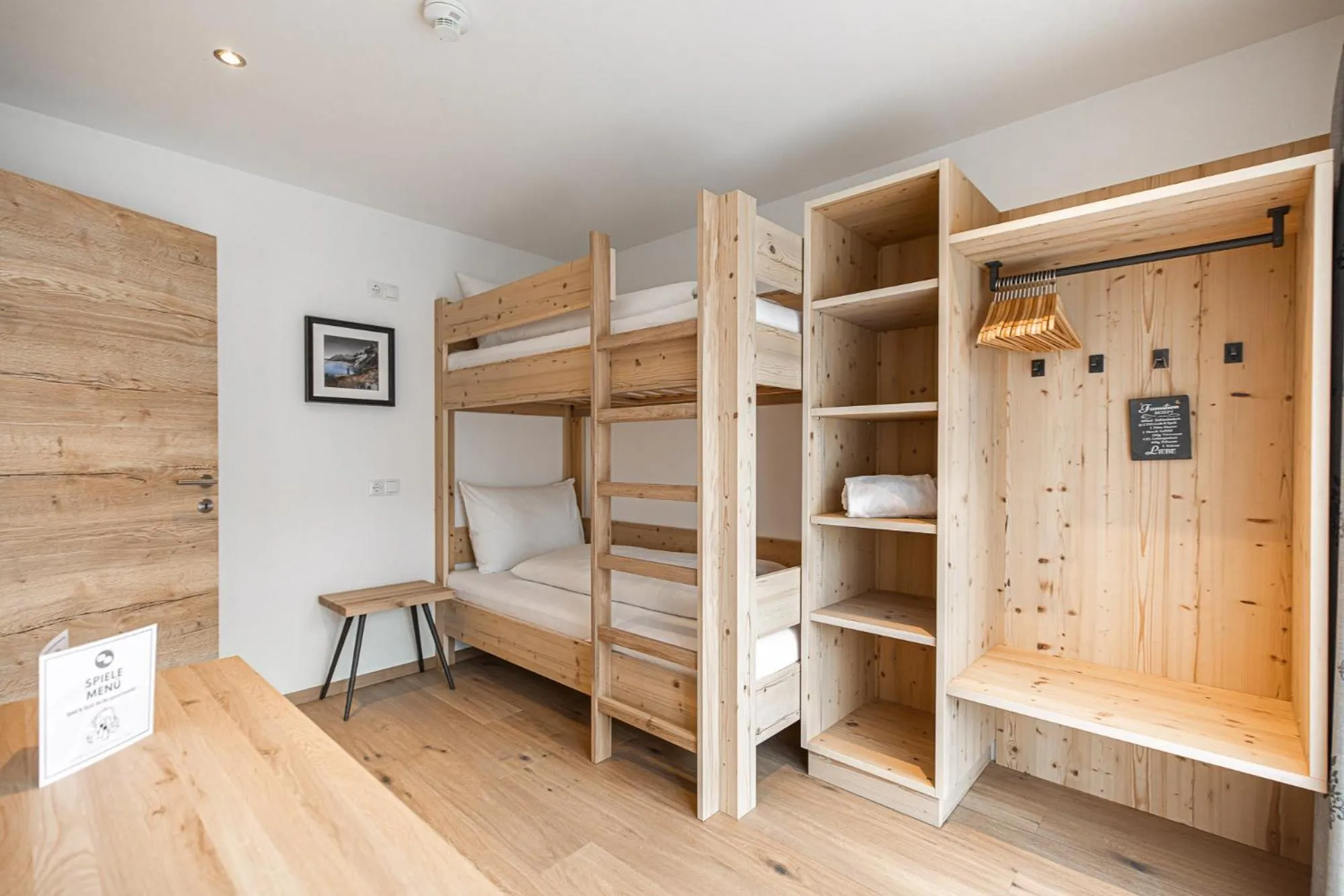 Photo of the whole room, Bed in Resl Resort