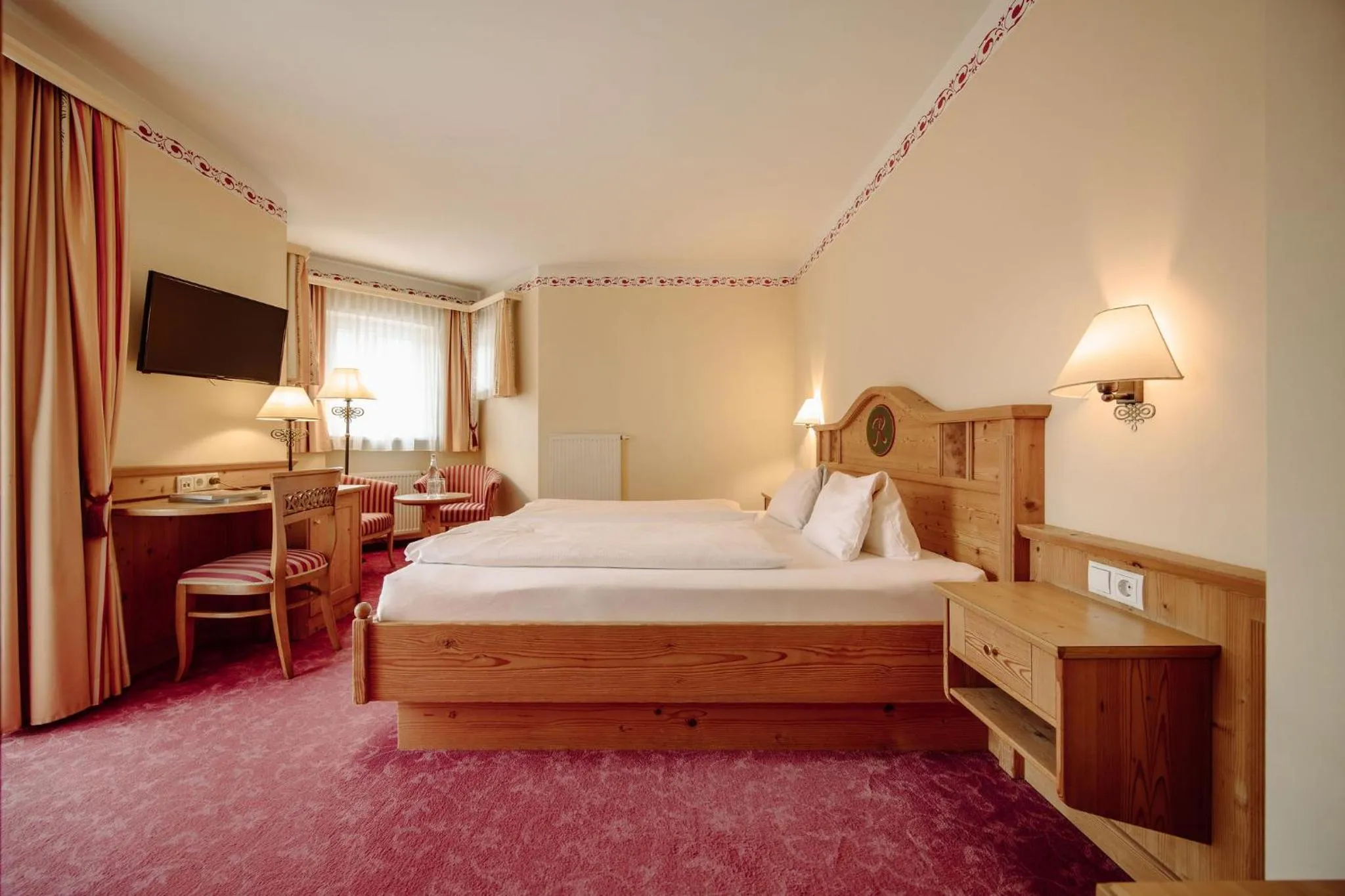 Photo of the whole room, Bed in Resl Resort