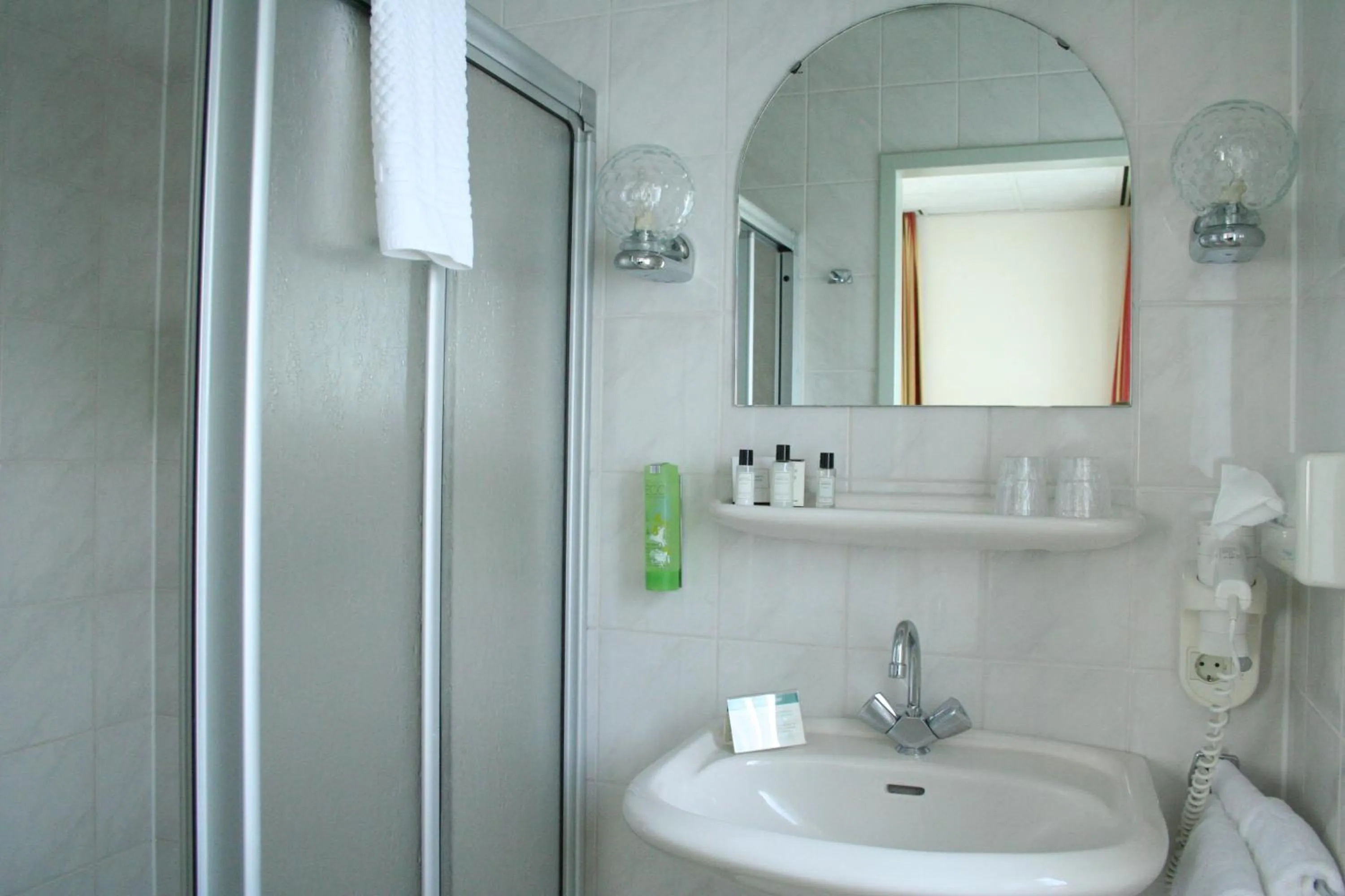 Bathroom in Hotel Sportsbar & Brasserie Dorhout Mees