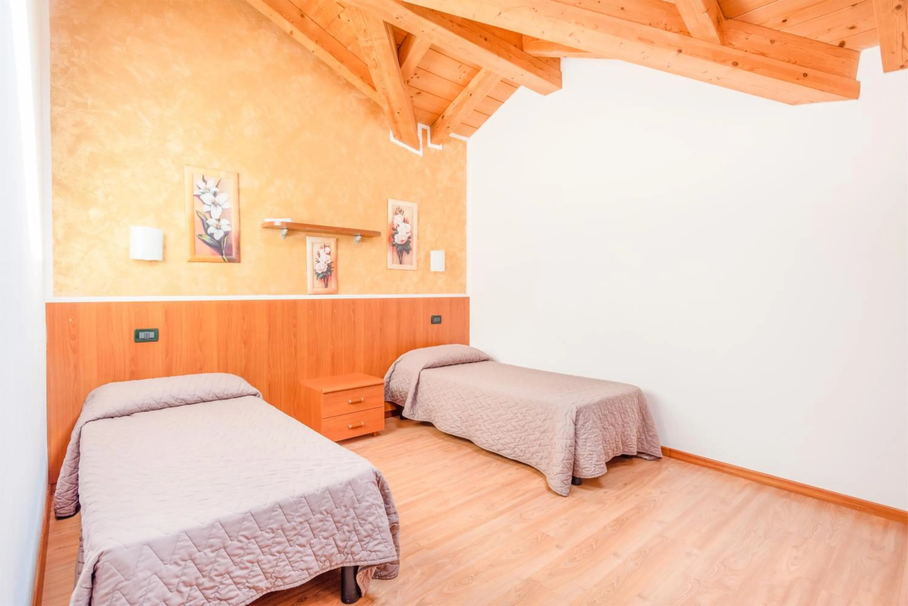 Bedroom, Bed in CROSINA HOLIDAY - Residence Toli