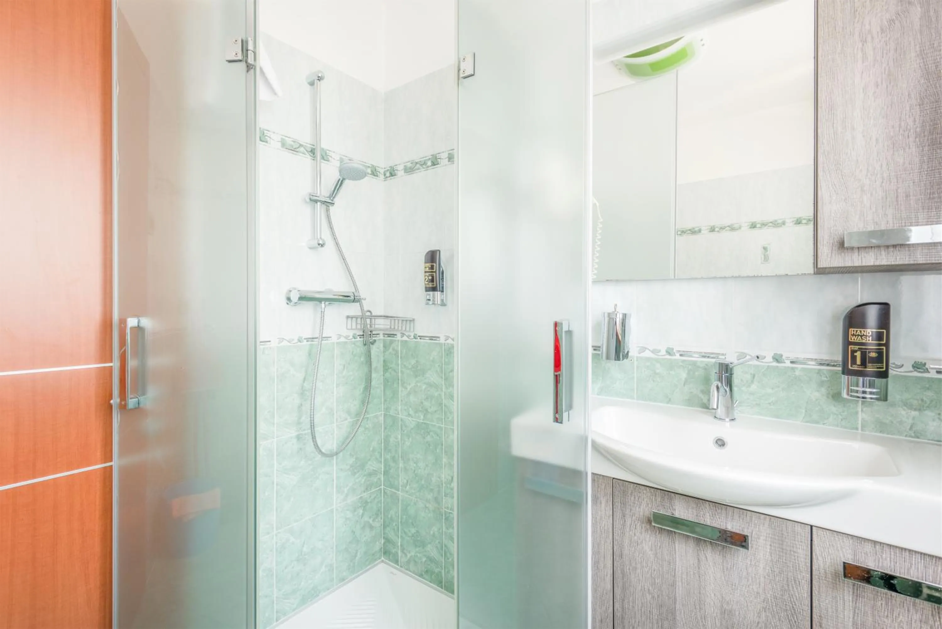 Shower in CROSINA HOLIDAY - Residence Toli