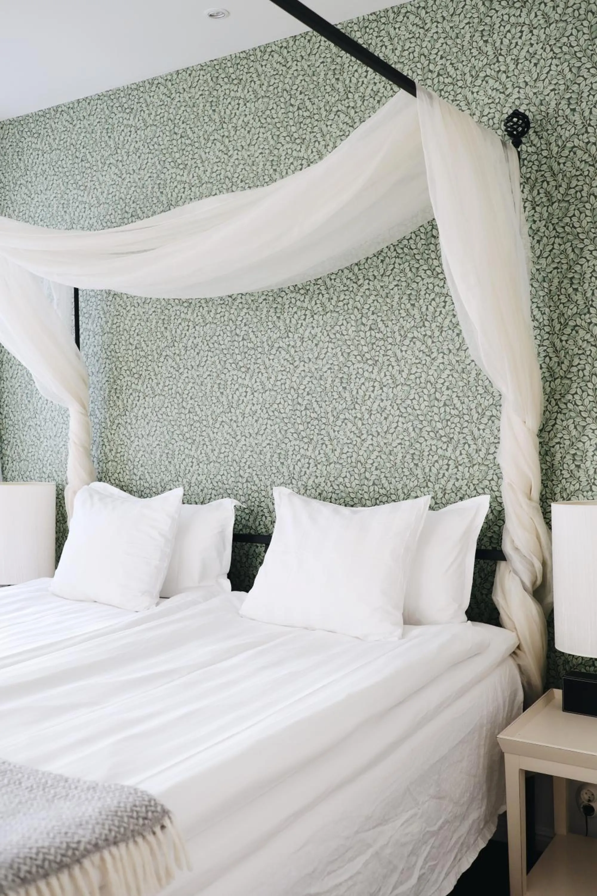 Property building, Bed in Kalk Hotel