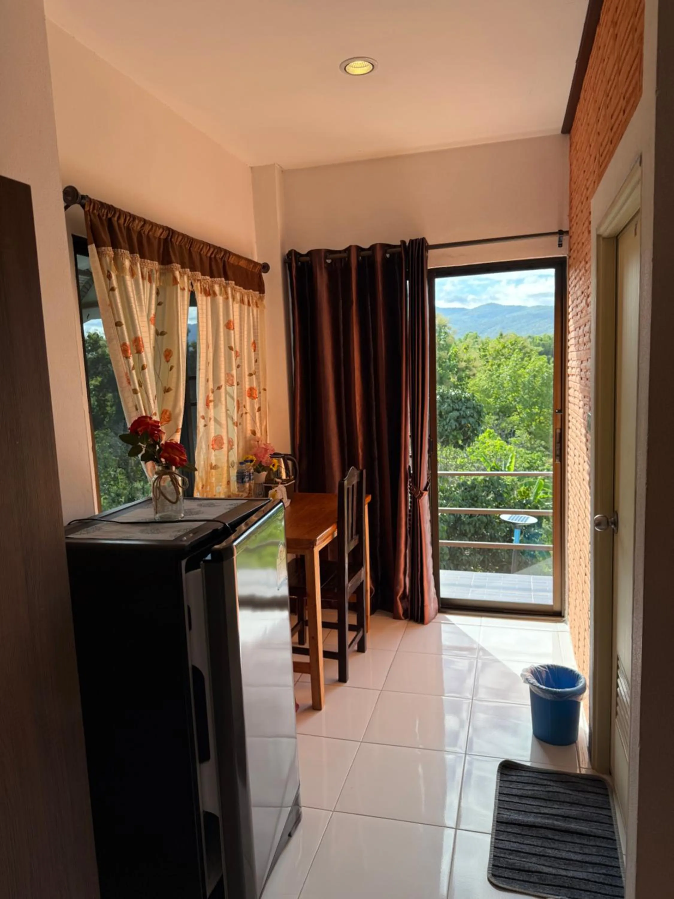 Sandee Place Mountain View Hotel โรงแรมแสนดีเพลส เมาเท่นวิว จอมทอง