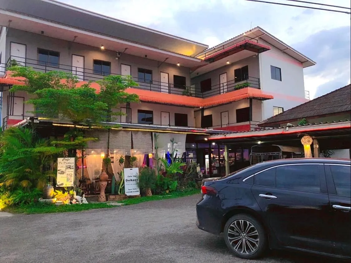 โรงแรมแสนดีเพลส เมาเท่นวิว จอมทอง