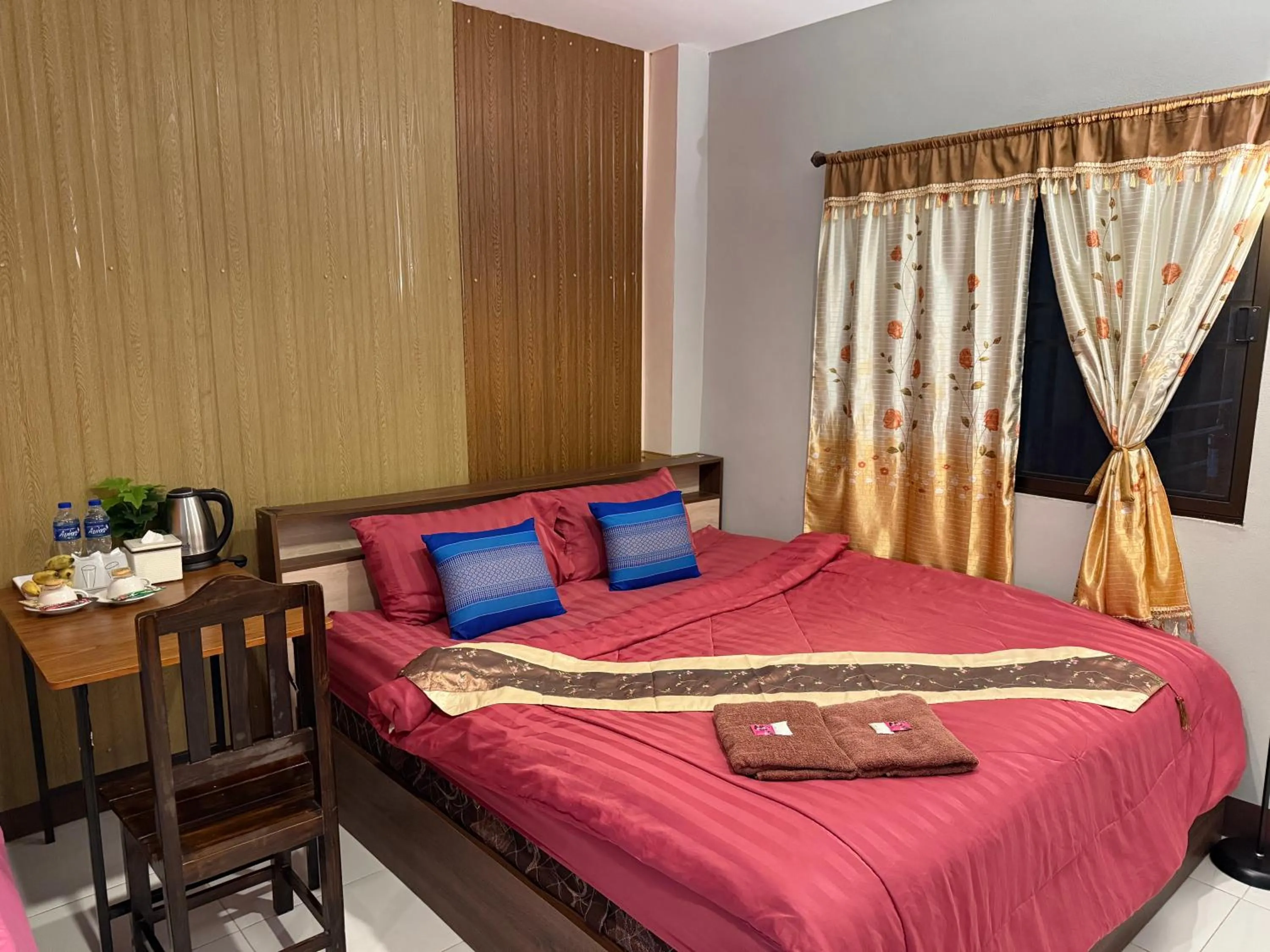 Bed in Sandee Place Mountain View Hotel โรงแรมแสนดีเพลส เมาเท่นวิว จอมทอง