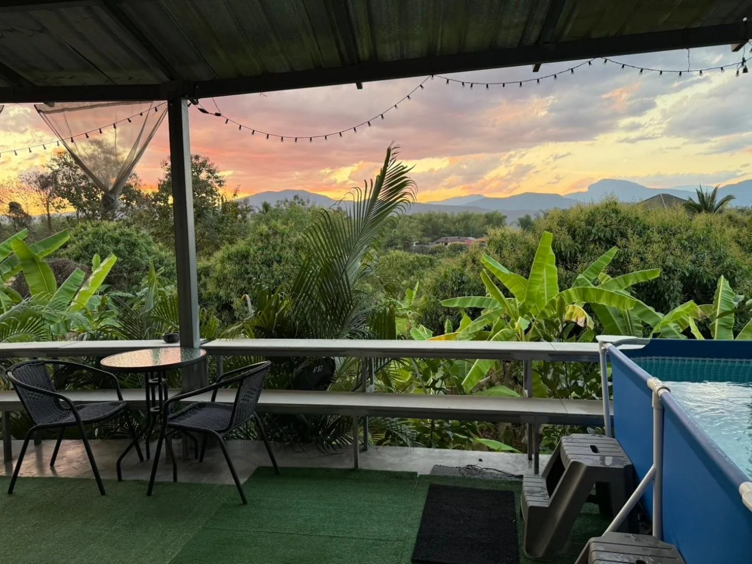 Sandee Place Mountain View Hotel โรงแรมแสนดีเพลส เมาเท่นวิว จอมทอง