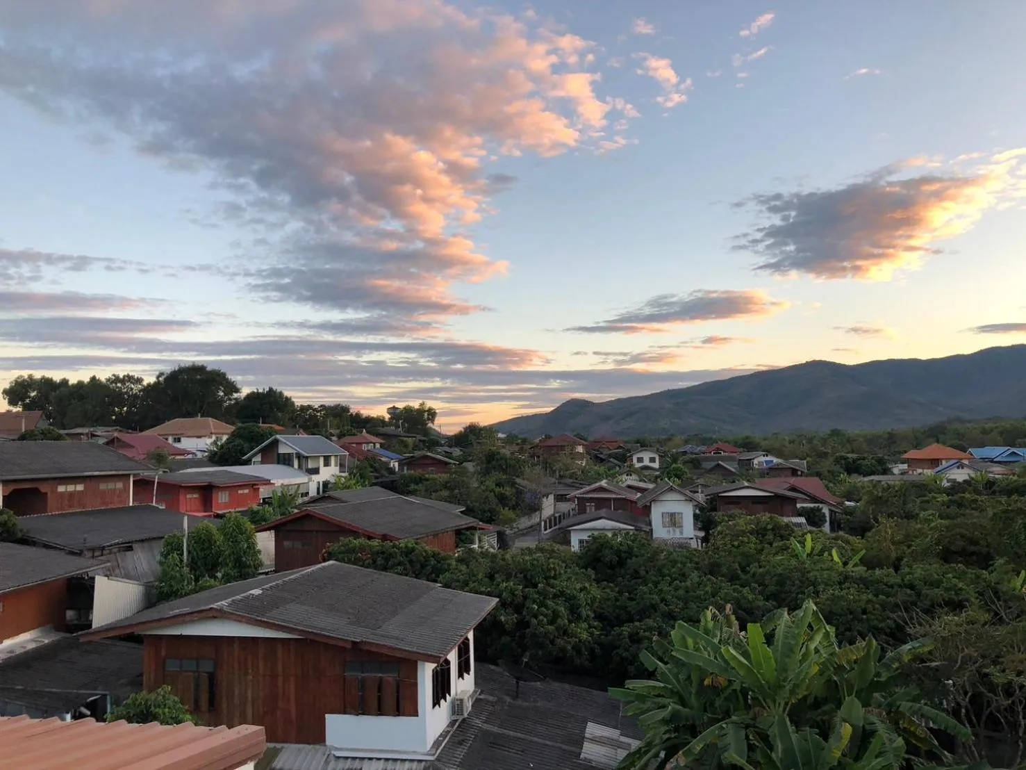 City view in โรงแรมแสนดีเพลส เมาเท่นวิว จอมทอง