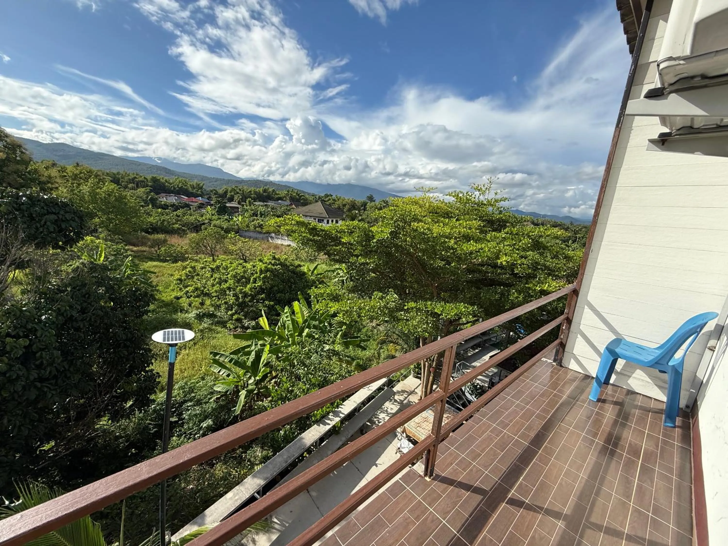 Sandee Place Mountain View Hotel โรงแรมแสนดีเพลส เมาเท่นวิว จอมทอง