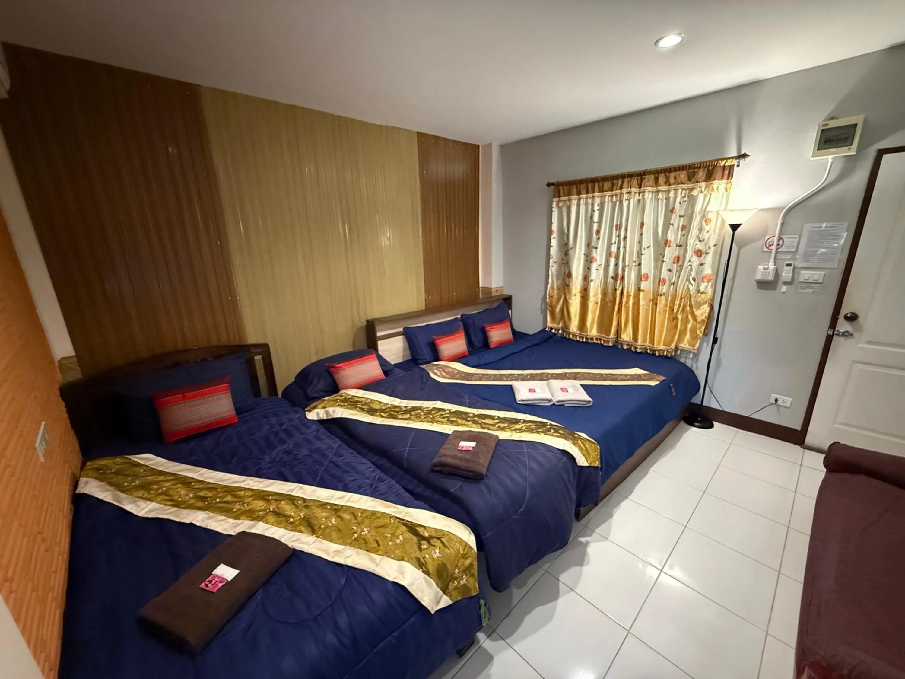 Bed in Sandee Place Mountain View Hotel โรงแรมแสนดีเพลส เมาเท่นวิว จอมทอง