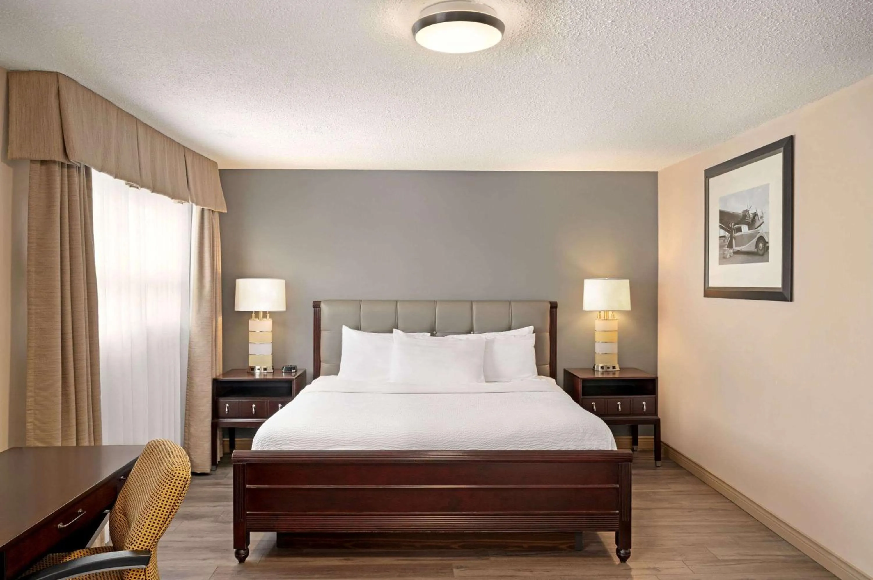 Photo of the whole room, Bed in Days Inn by Wyndham Fredericton
