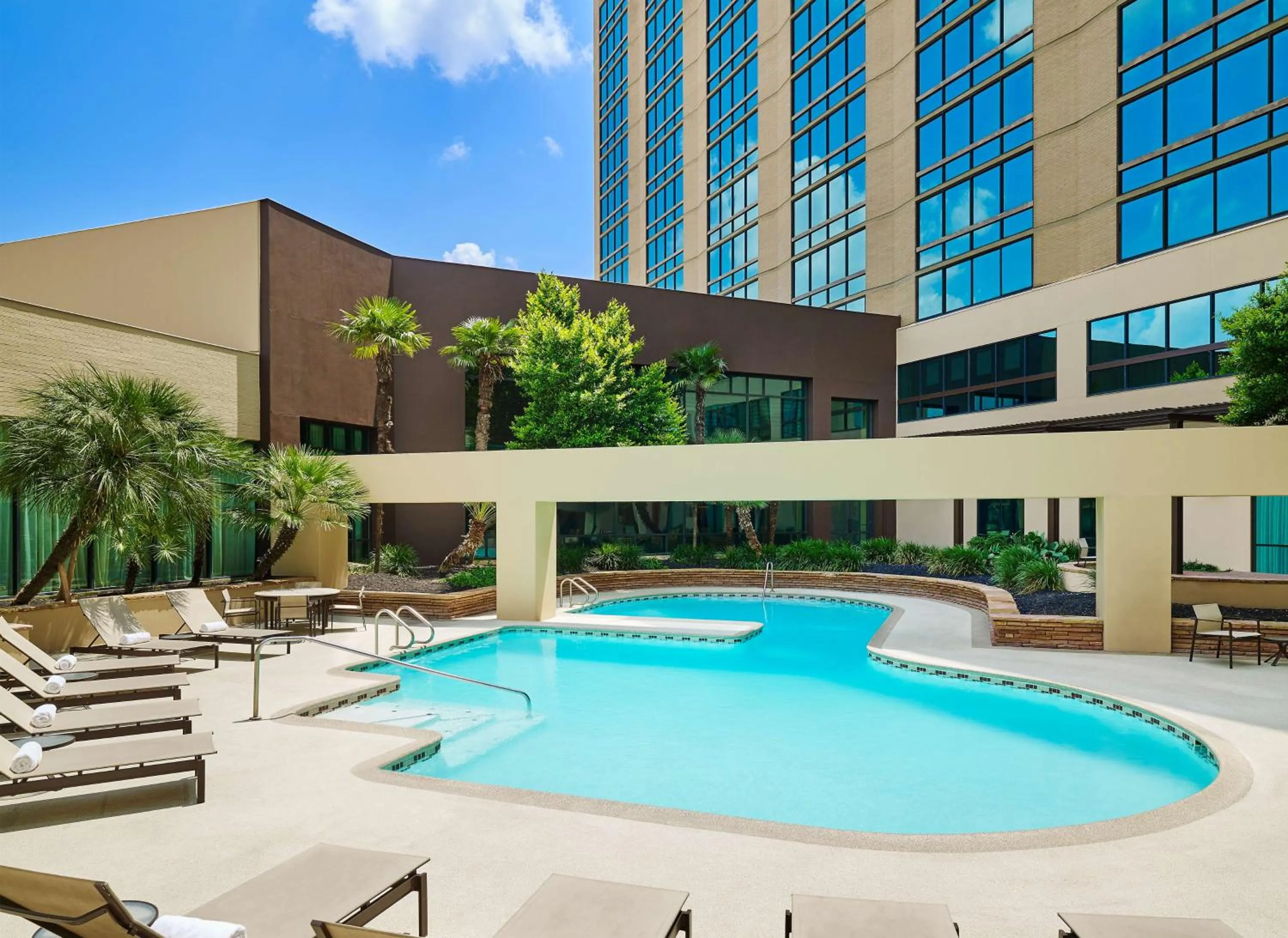 Pool view in DoubleTree by Hilton San Antonio Airport