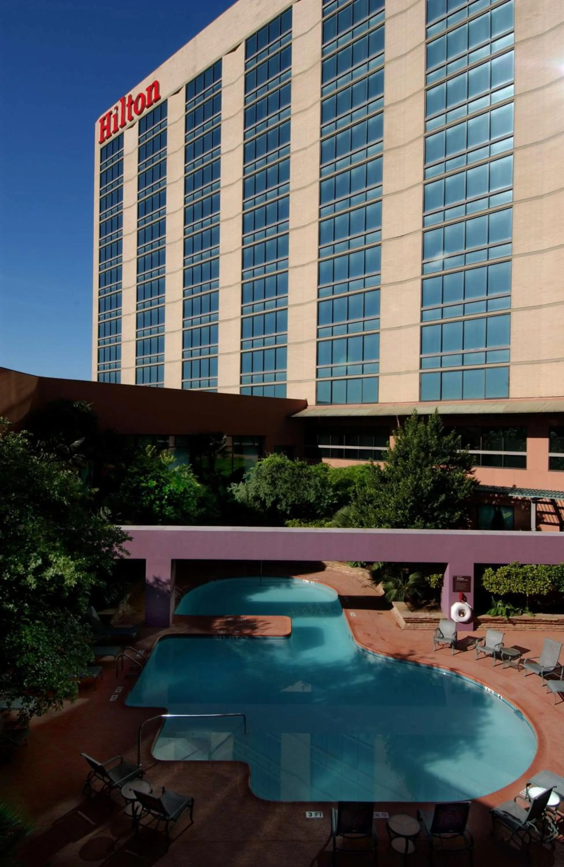 Pool view in DoubleTree by Hilton San Antonio Airport