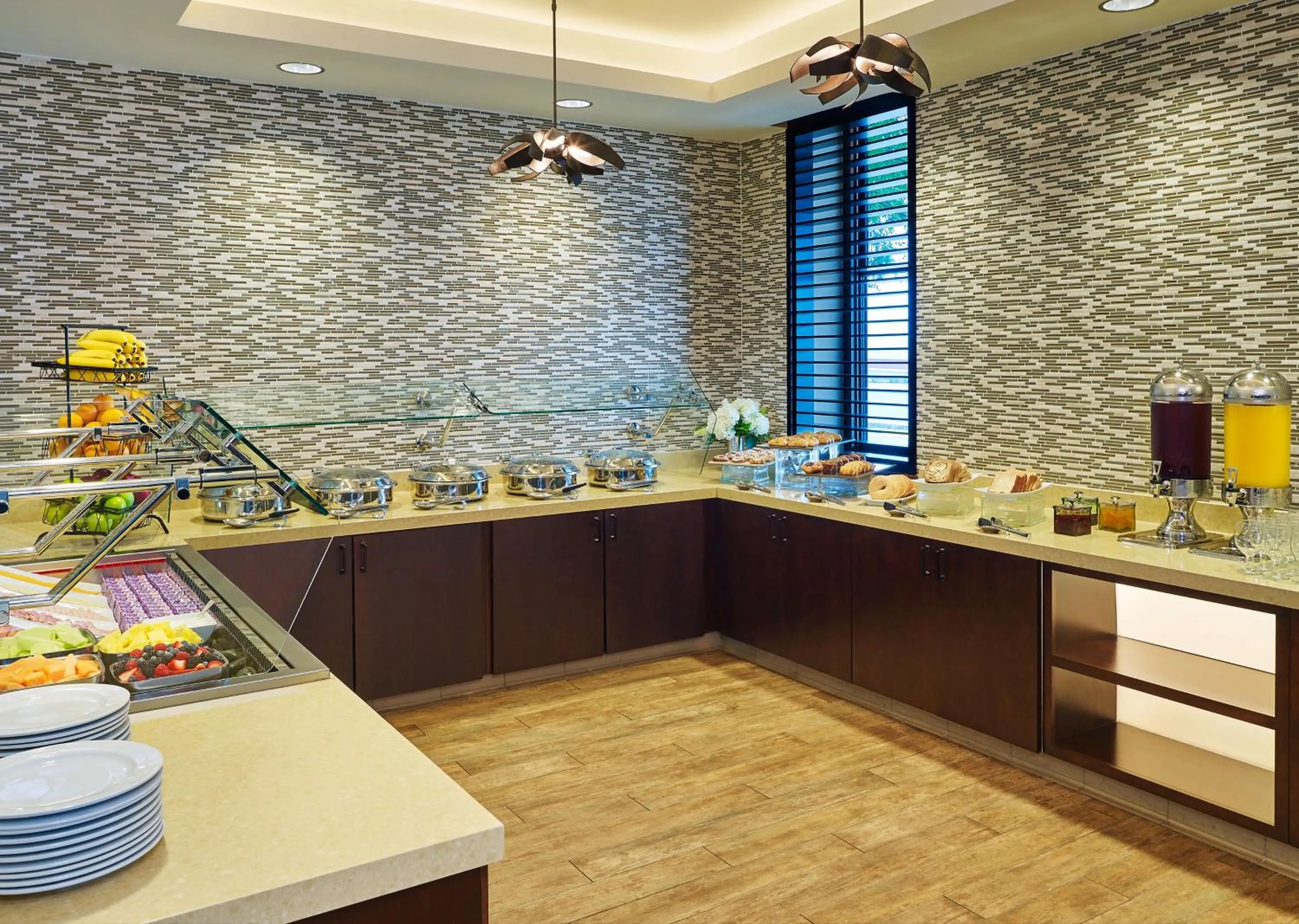 Restaurant/places to eat in DoubleTree by Hilton San Antonio Airport