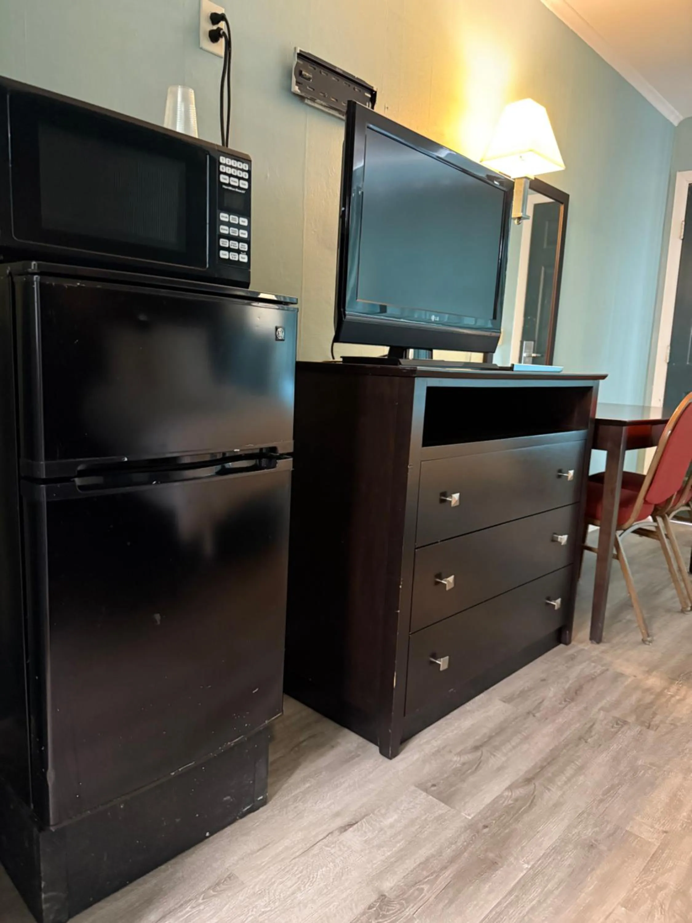 TV and multimedia in Country Club Inn & Suites