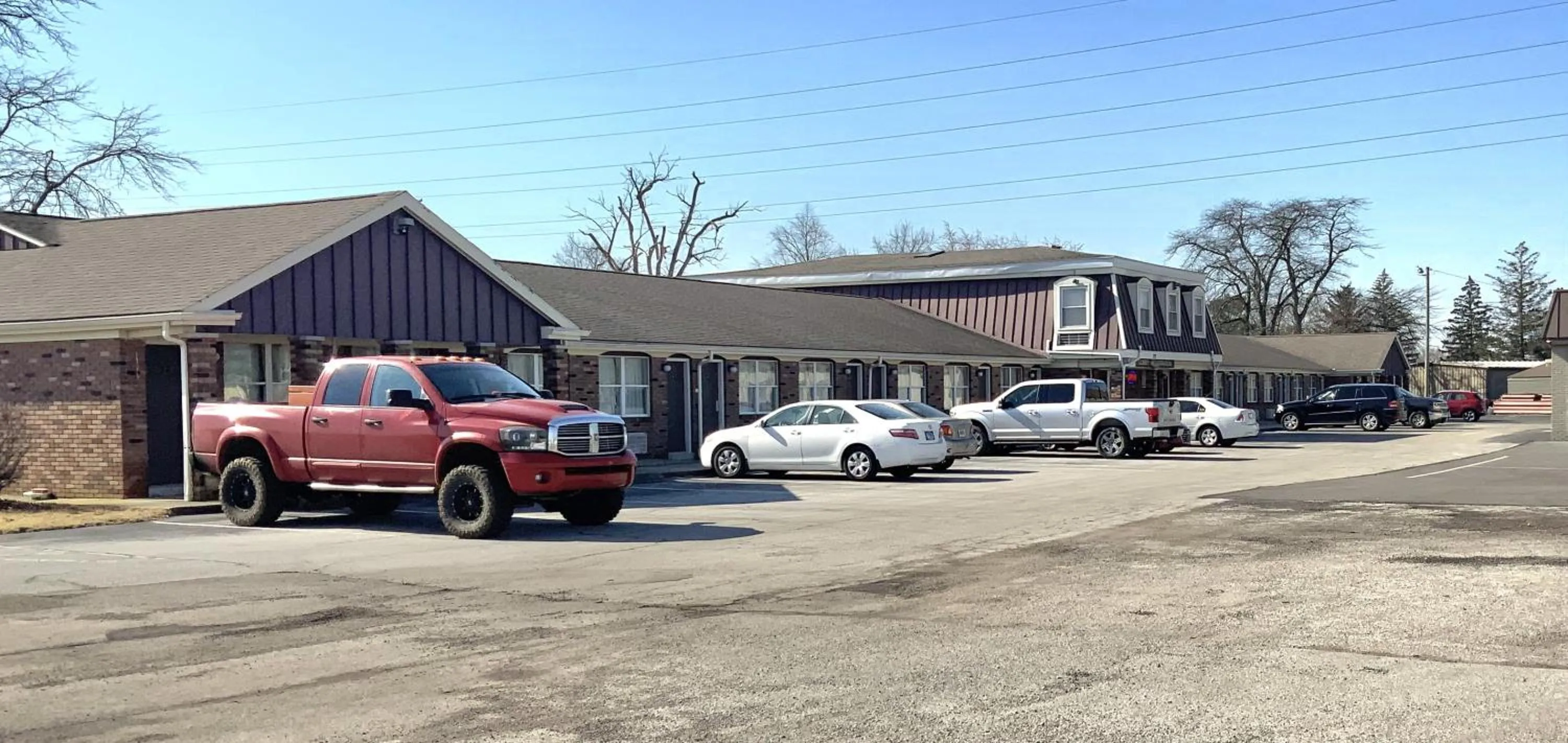 Property building in Country Club Inn & Suites