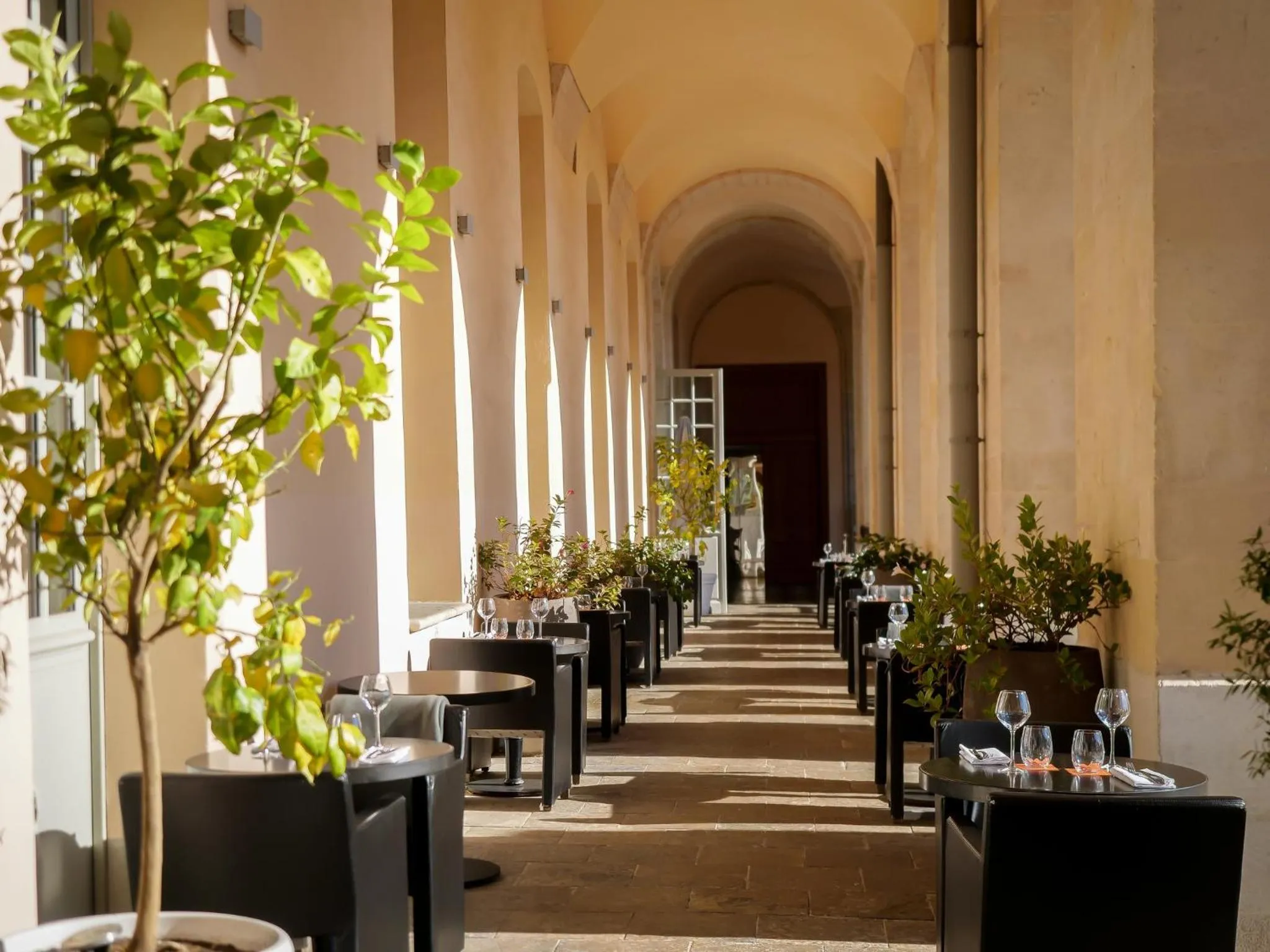 Restaurant/places to eat in InterContinental Marseille - Hotel Dieu by IHG
