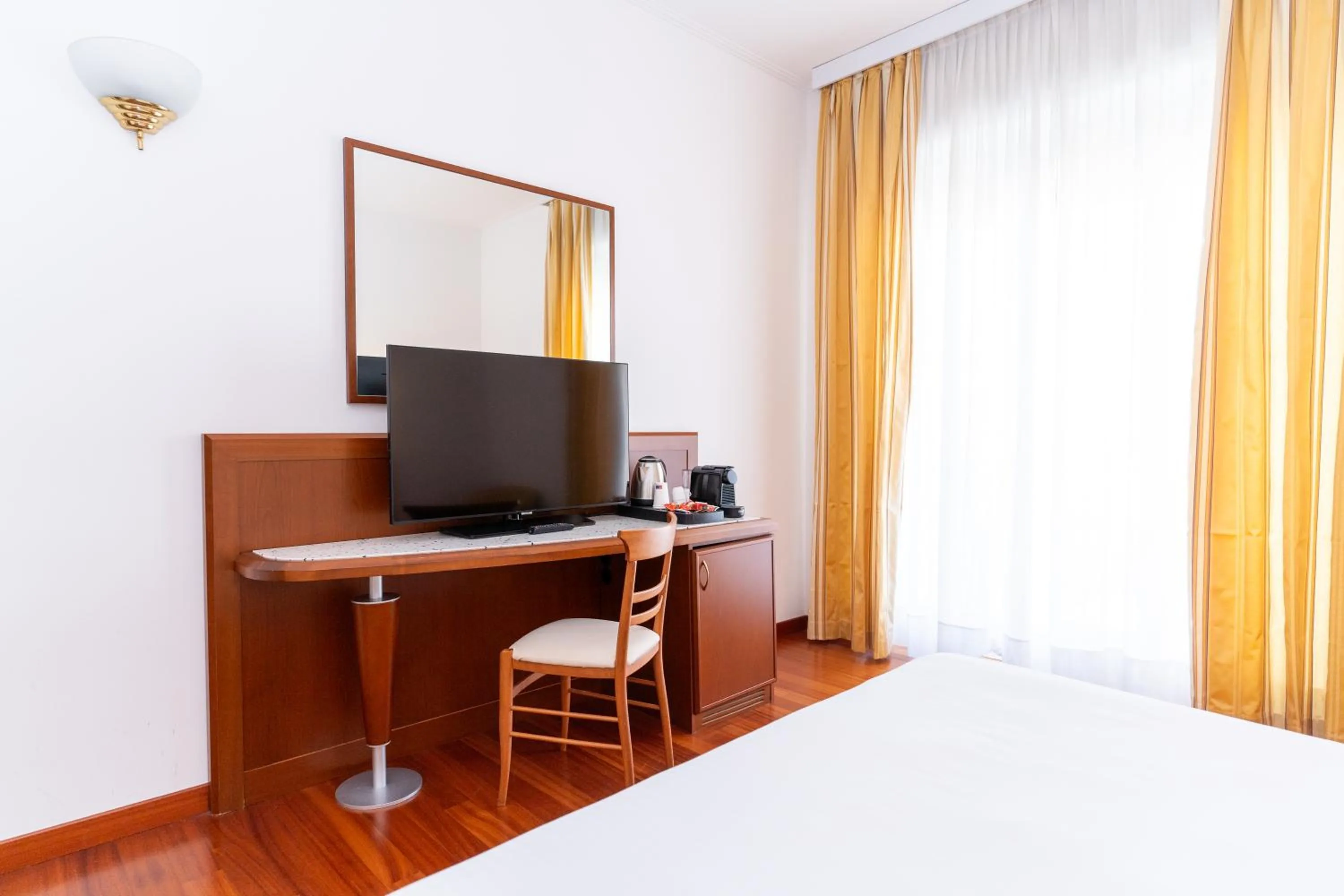 TV and multimedia, Bed in Hotel Europa