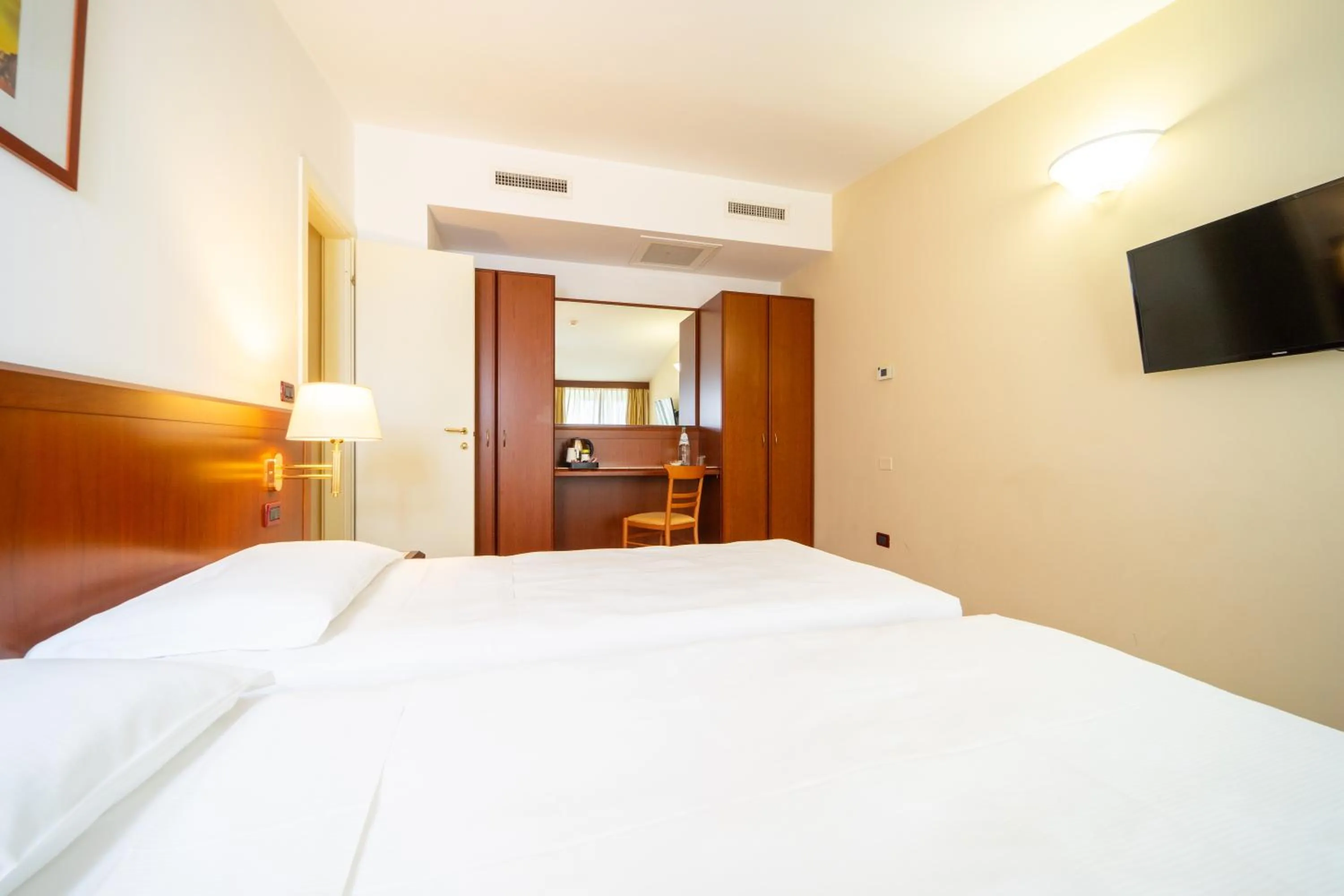 Bedroom, Bed in Hotel Europa