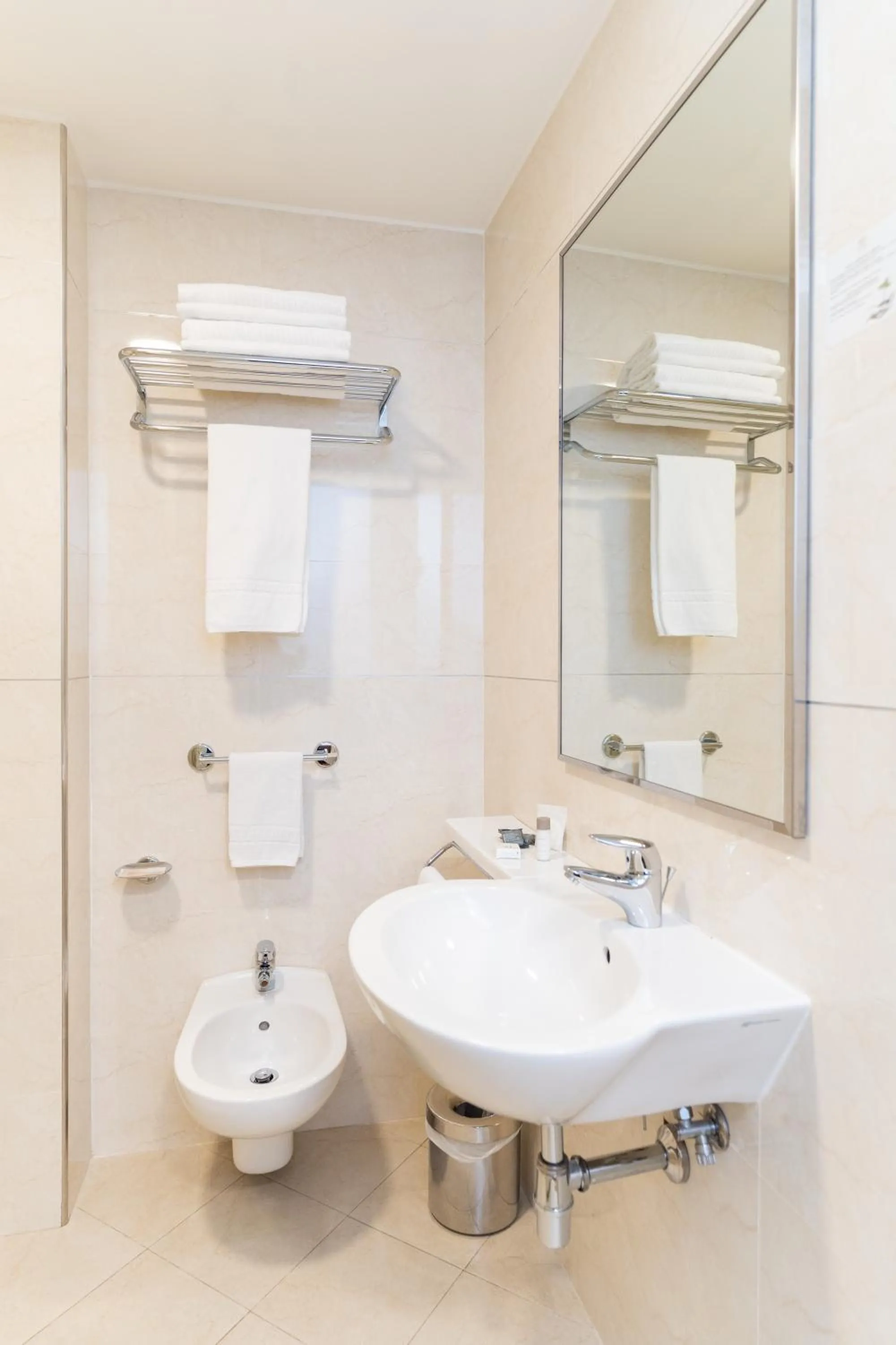 Bathroom in Hotel Europa