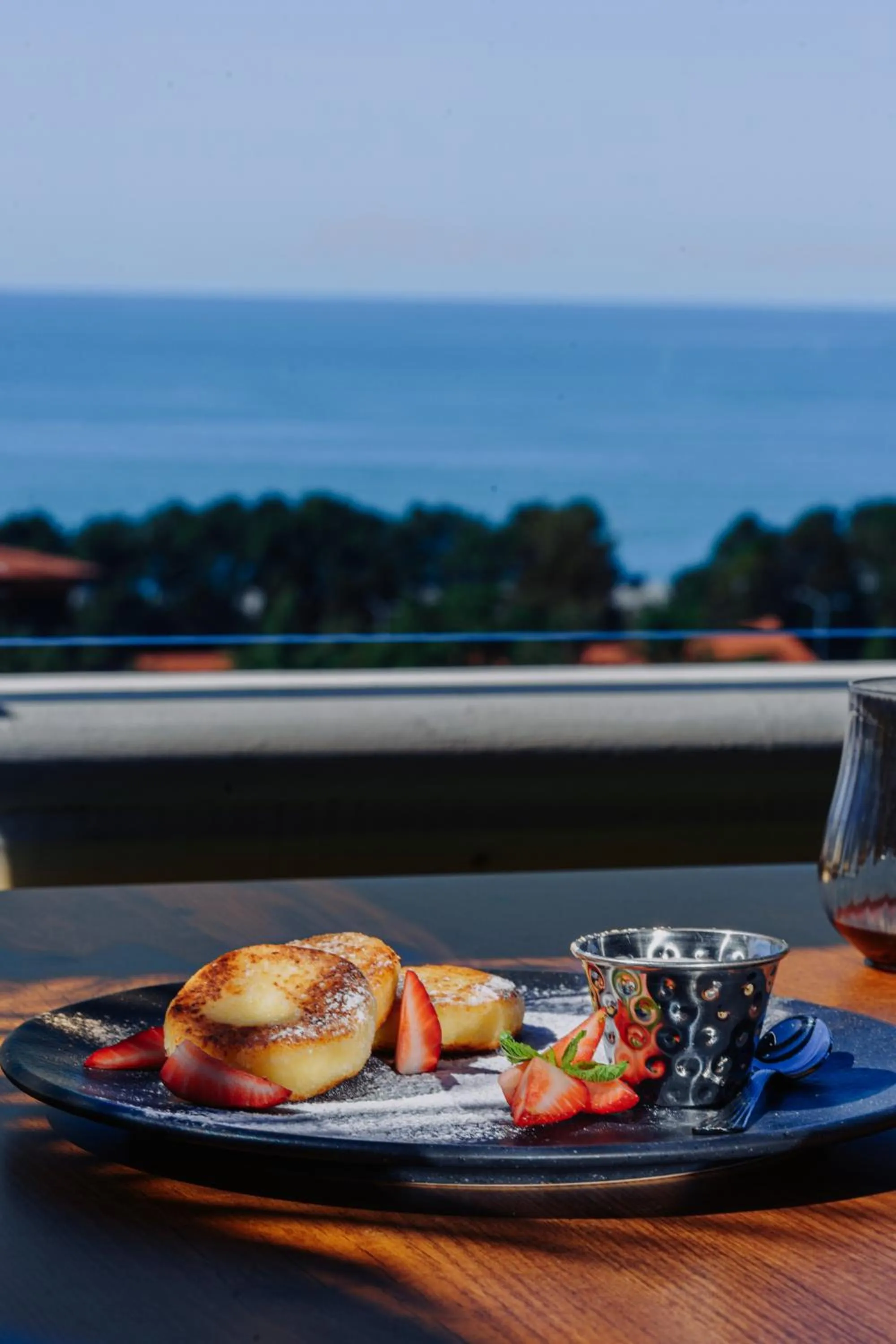 Restaurant/places to eat in Tapis Rouge Design Boutique Hotel