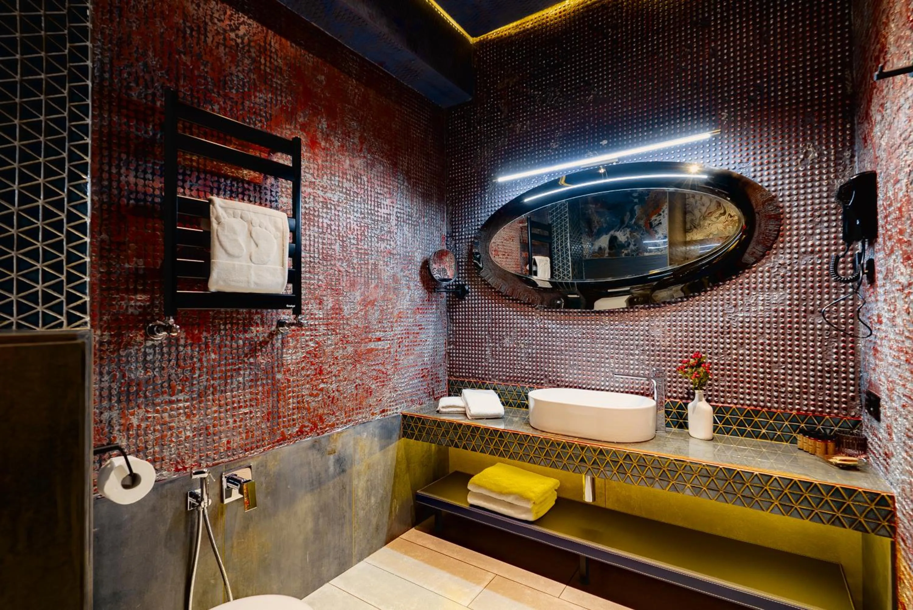 Bath in Tapis Rouge Design Boutique Hotel