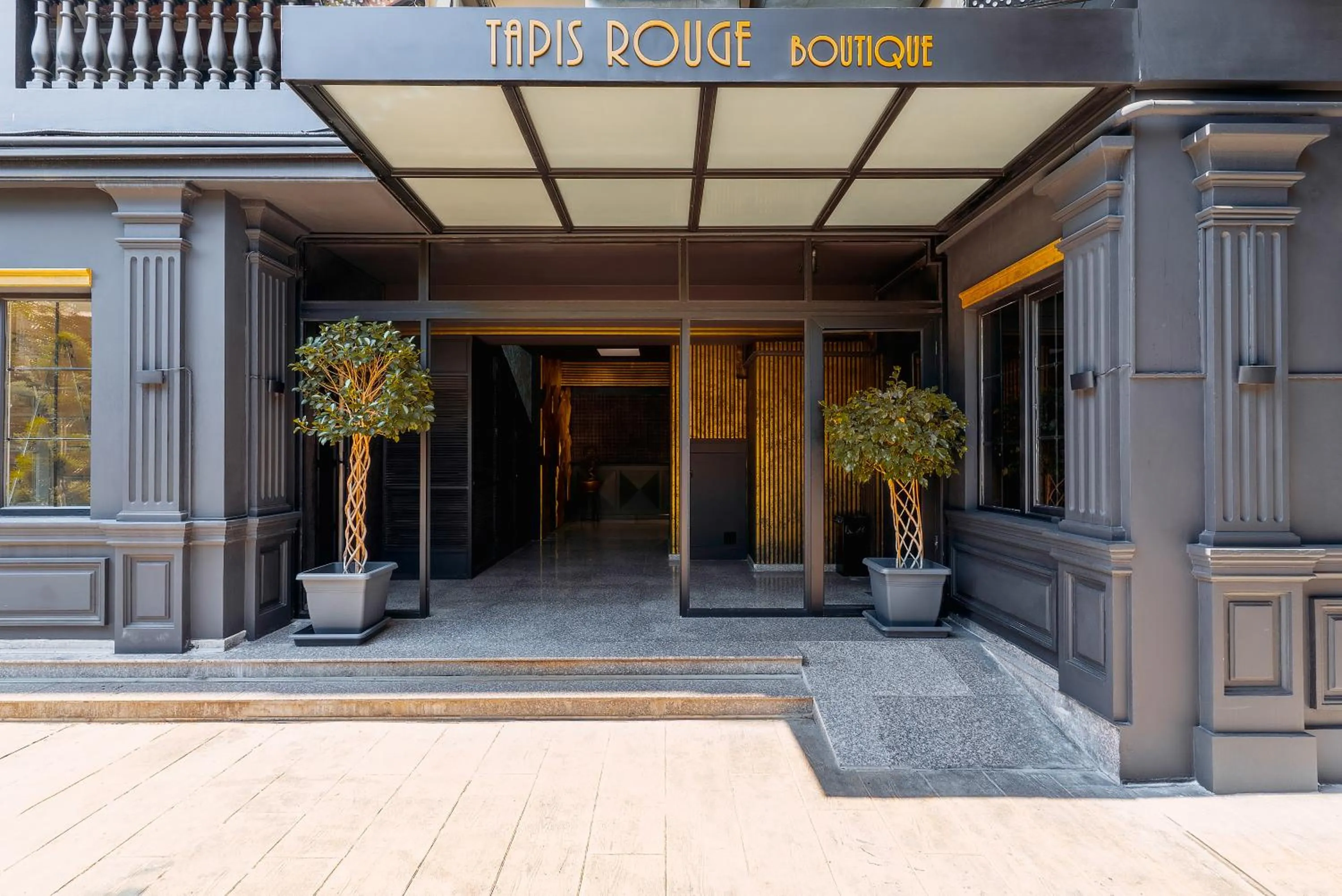 Facade/entrance in Tapis Rouge Design Boutique Hotel