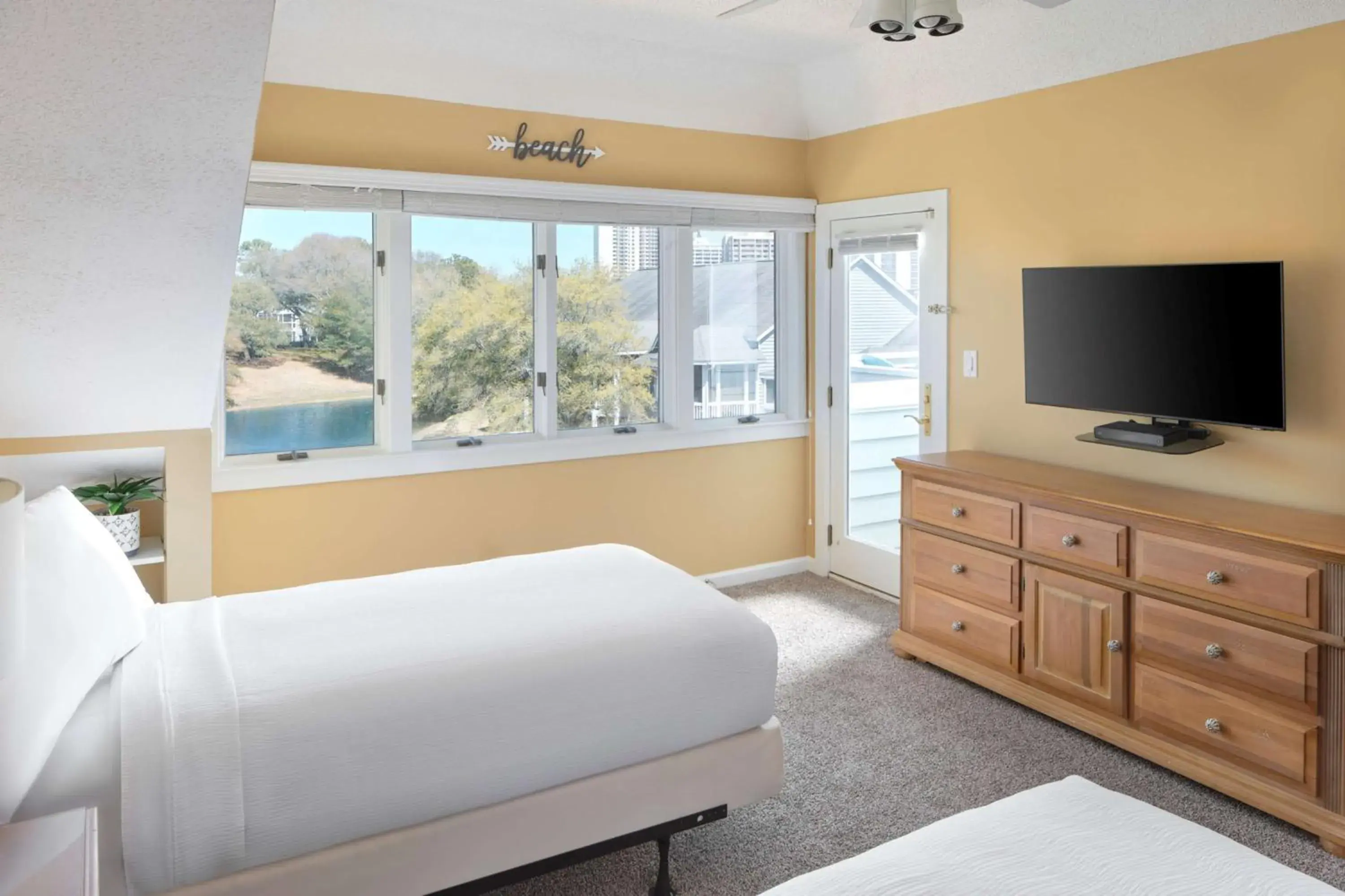 Four-Bedroom Special Villa with Park View in Kingston Plantation Condos Four-Bedroom Special Villa with Park View in Kingston Plantation Condos