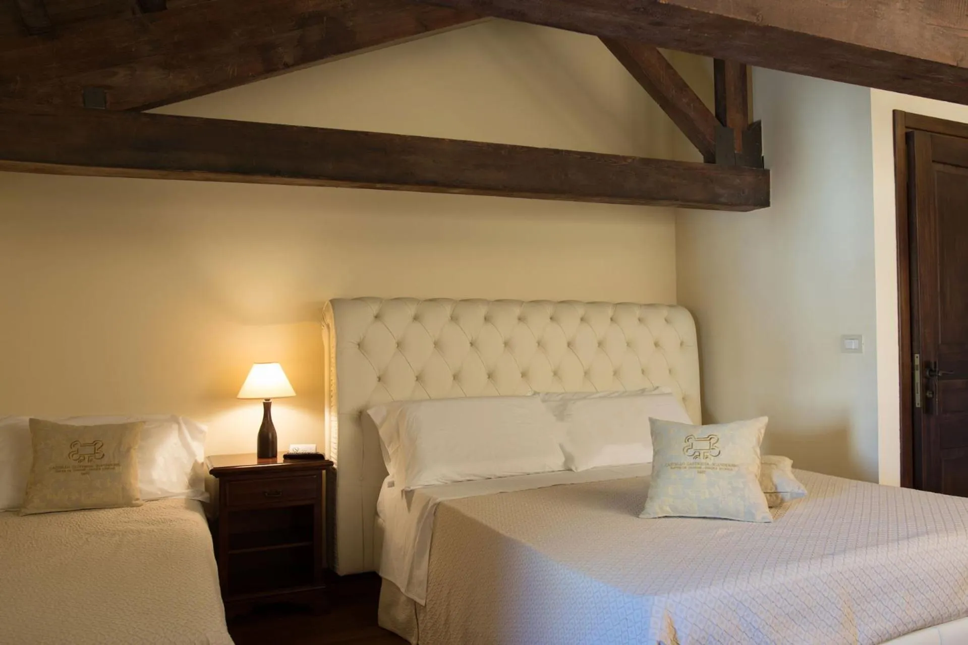 Bed in Castello Castriota Scanderbeg