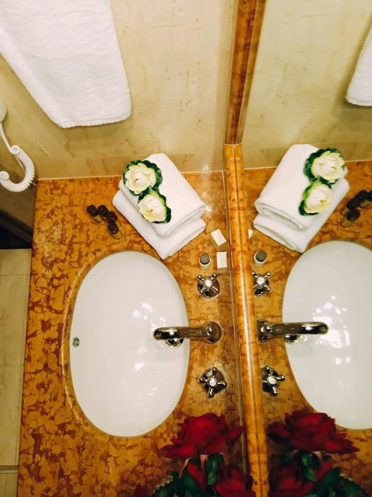 Bathroom in Castello Castriota Scanderbeg