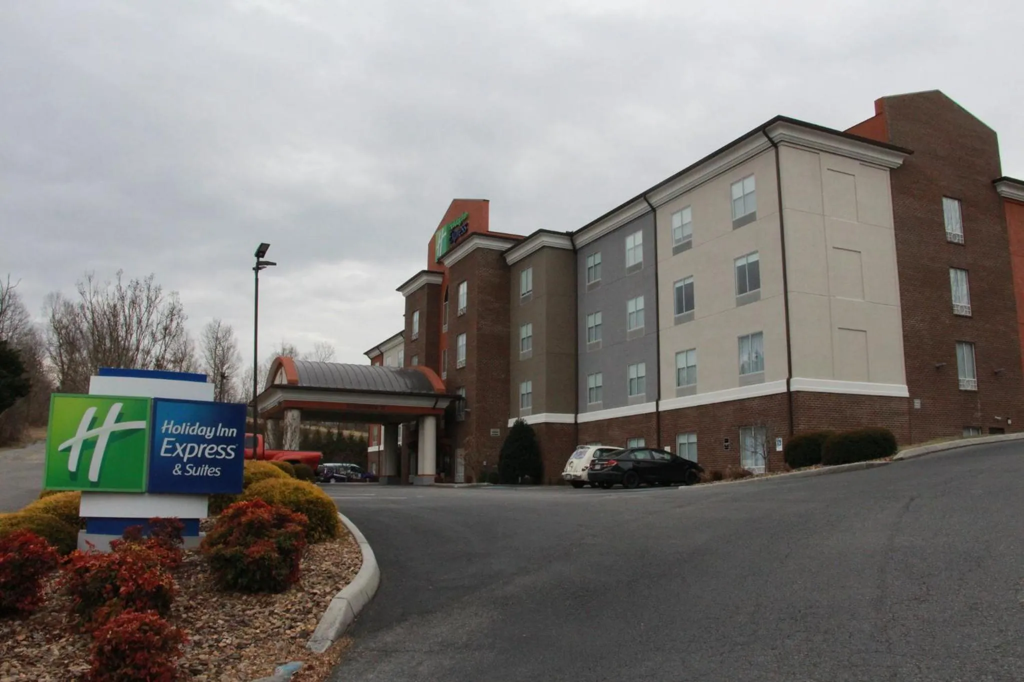 Property building in Holiday Inn Express & Suites Wytheville by IHG