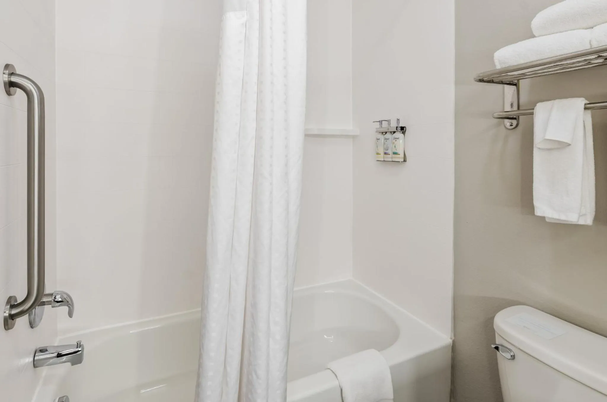 Photo of the whole room in Holiday Inn Express & Suites Wytheville by IHG