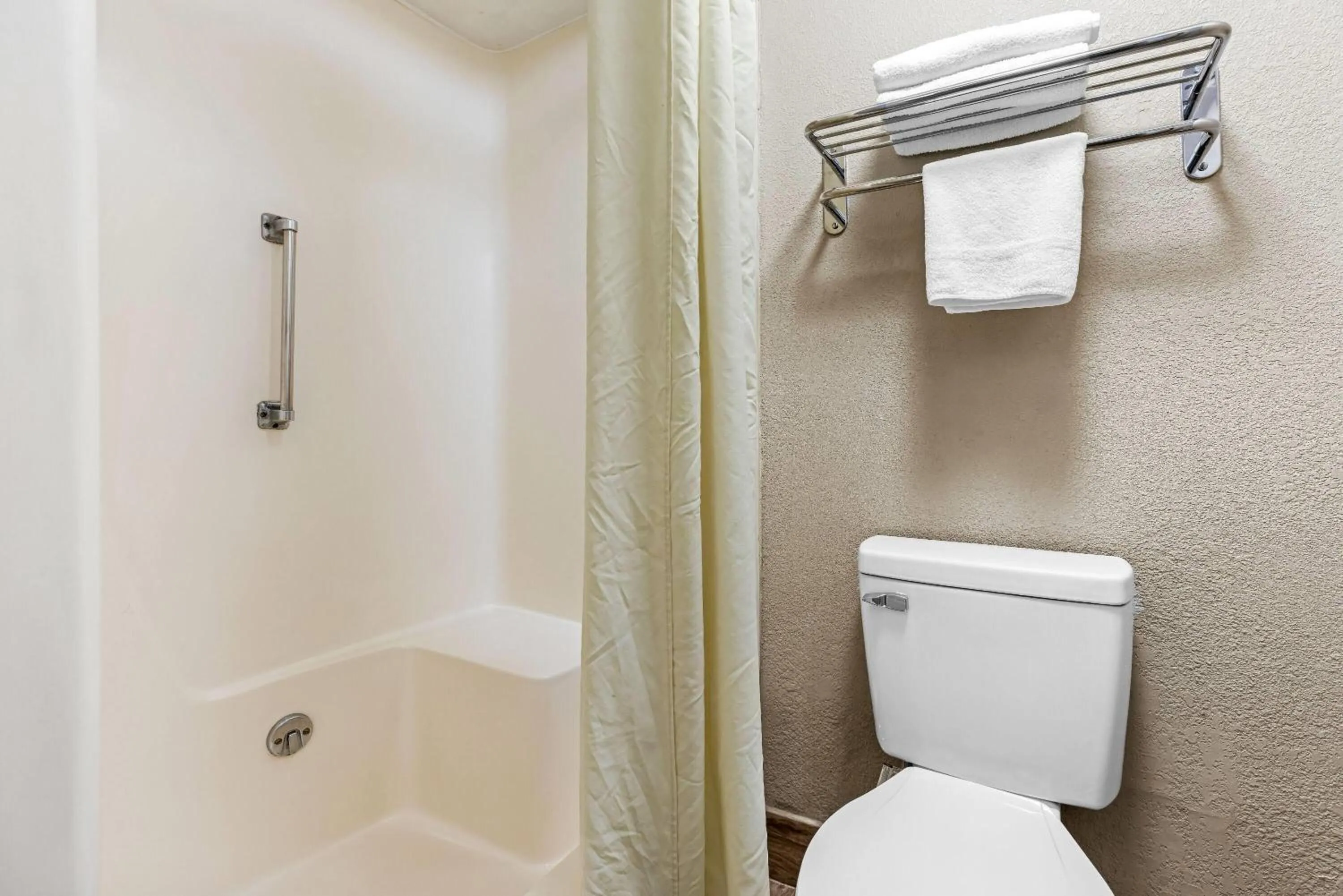 Bathroom in Super 8 by Wyndham Athens