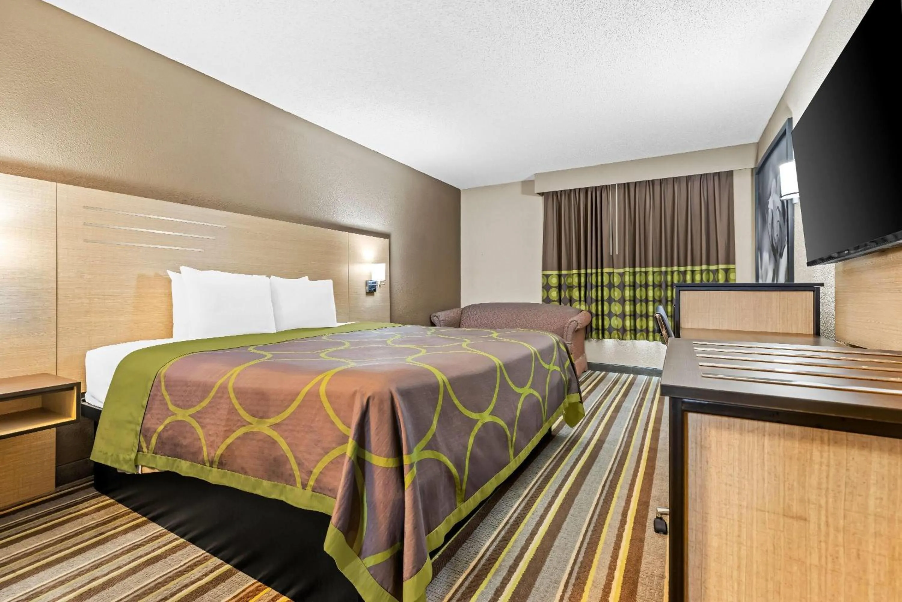 Photo of the whole room, Bed in Super 8 by Wyndham Athens